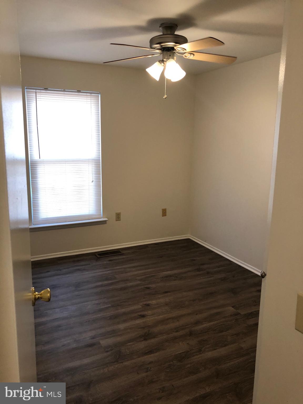 WAKEFIELD SQUARE - Residential Lease