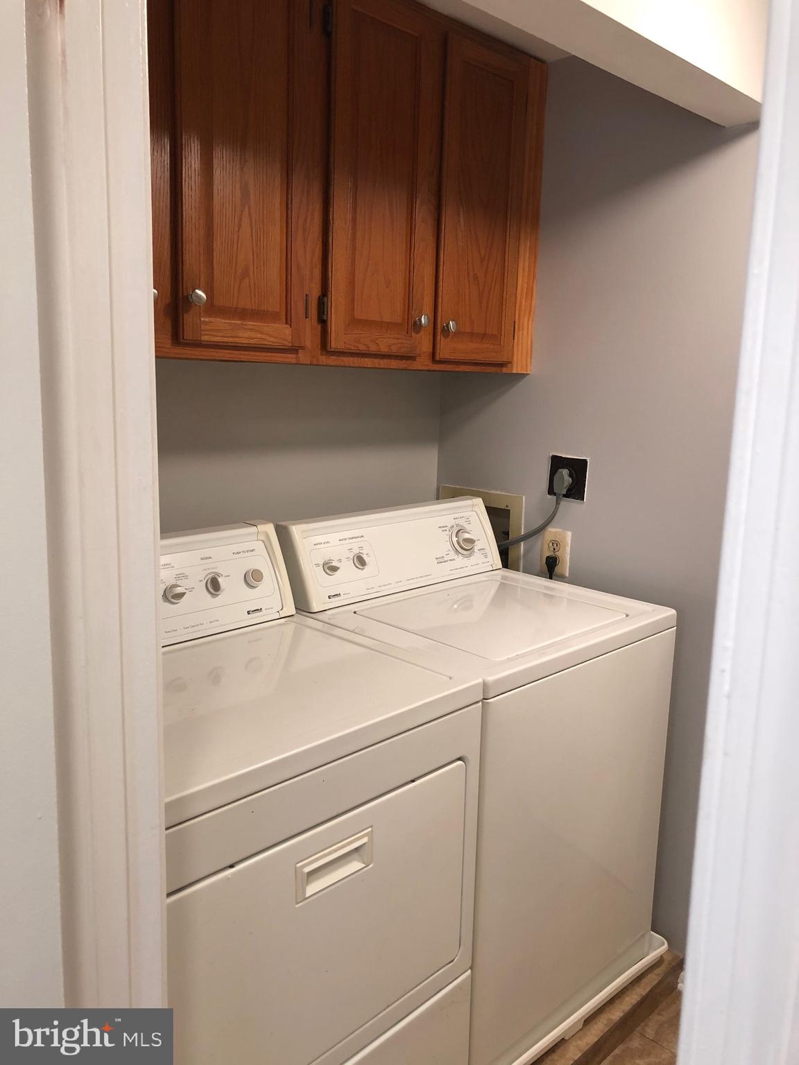 WAKEFIELD SQUARE - Residential Lease