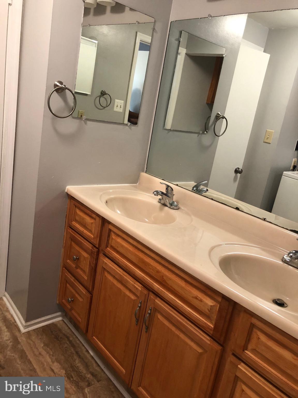 WAKEFIELD SQUARE - Residential Lease