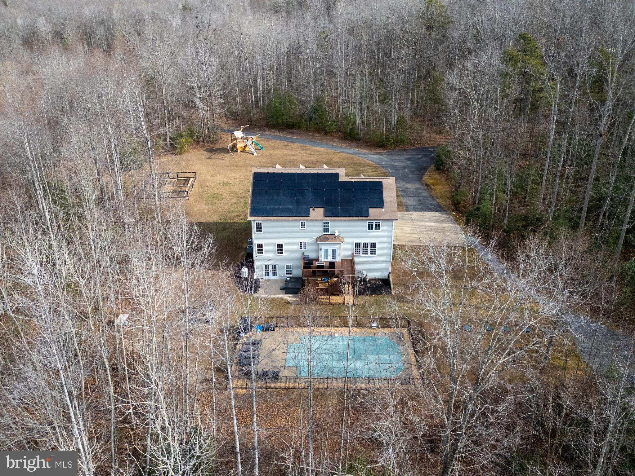 ESTATES AT ROBERTS POND - Residential