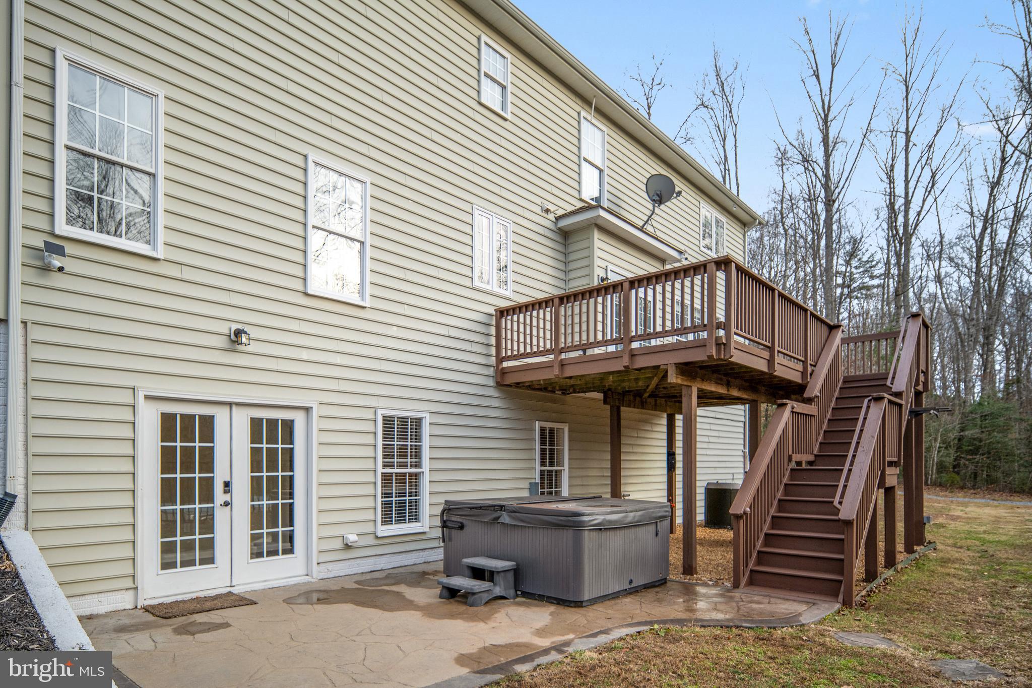 ESTATES AT ROBERTS POND - Residential