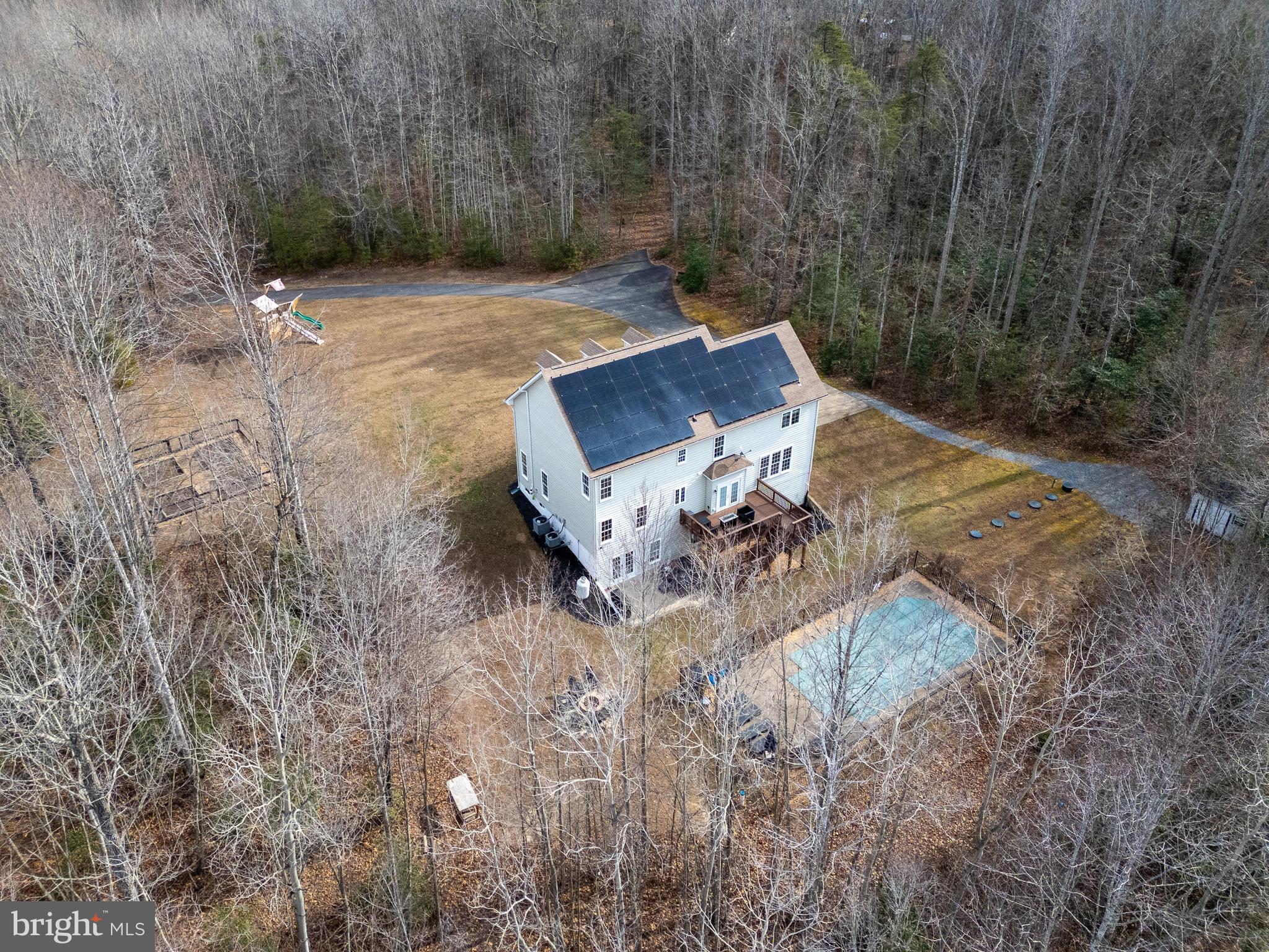 ESTATES AT ROBERTS POND - Residential