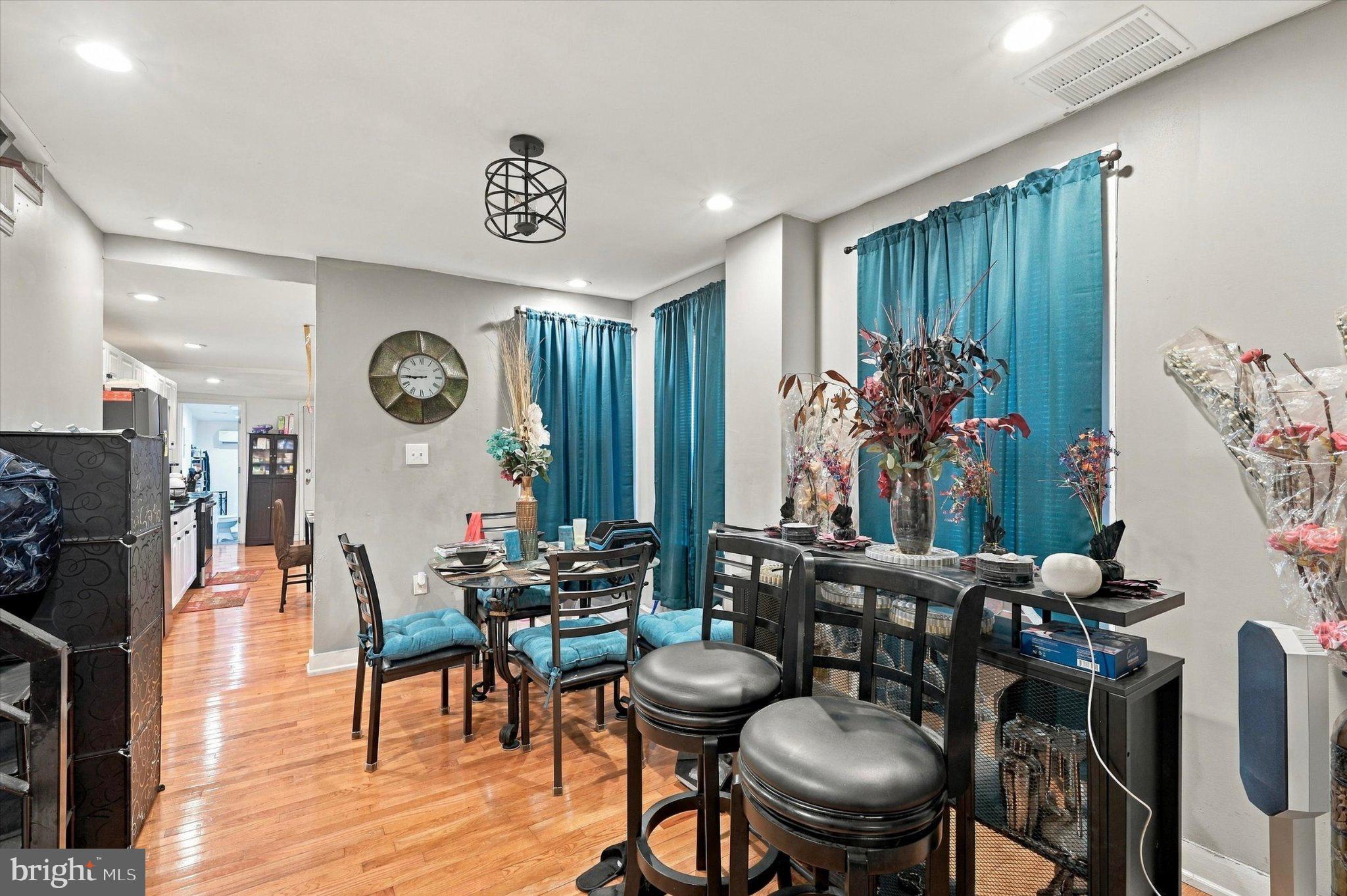 215 E 13TH