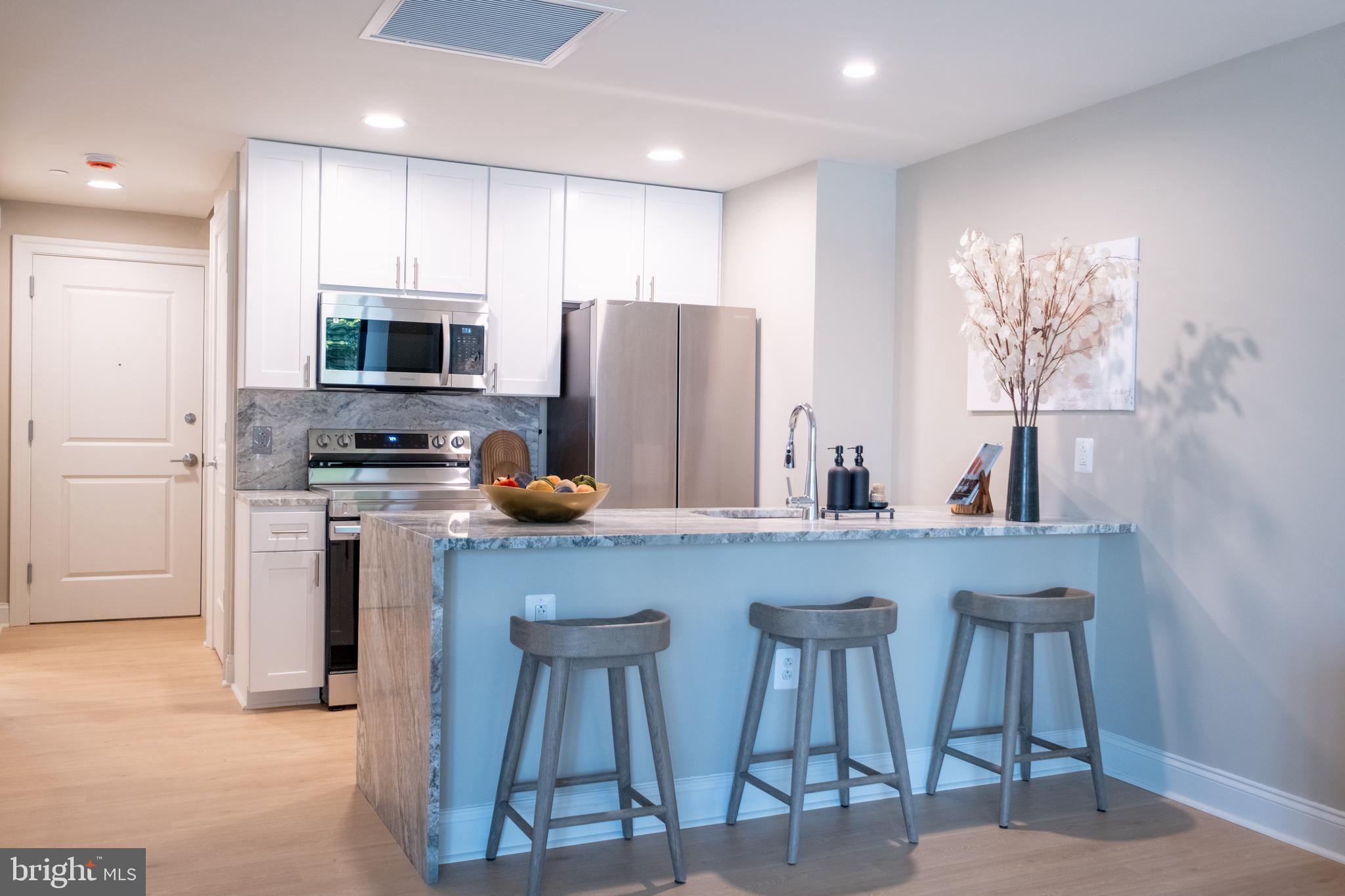 LOGAN SQUARE - Residential Lease