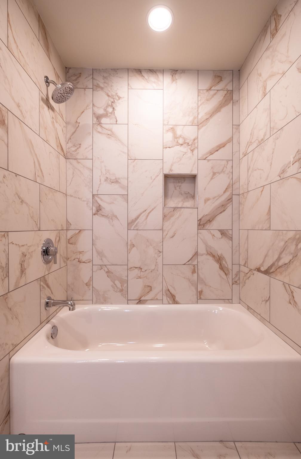 LOGAN SQUARE - Residential Lease