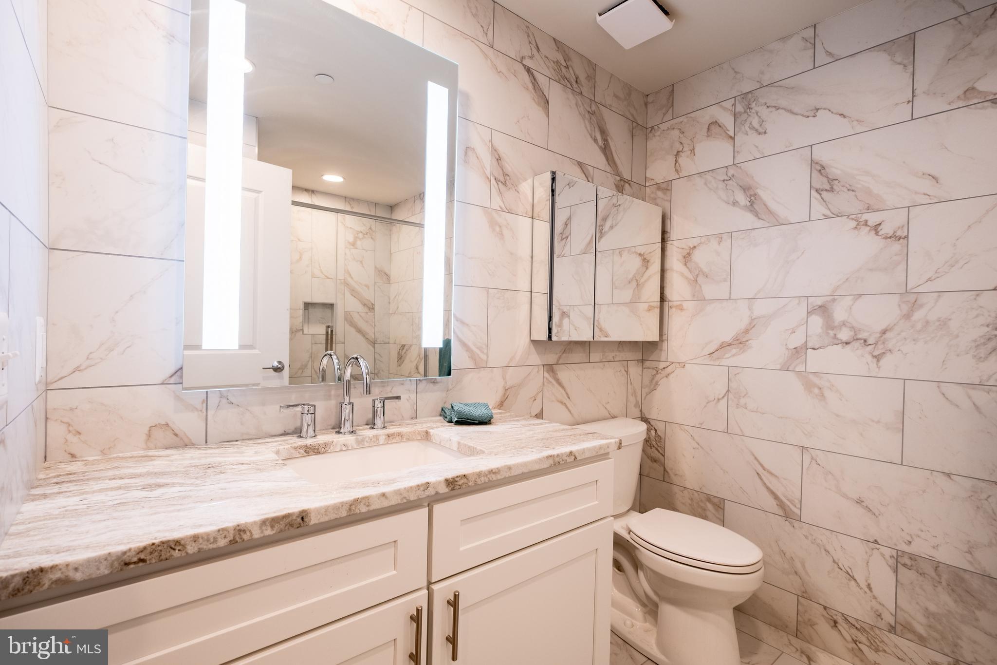 LOGAN SQUARE - Residential Lease