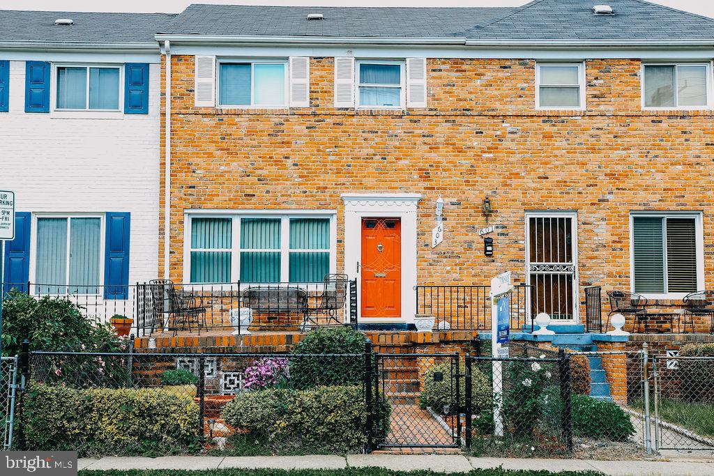 JEFFERSON HOMES - Residential