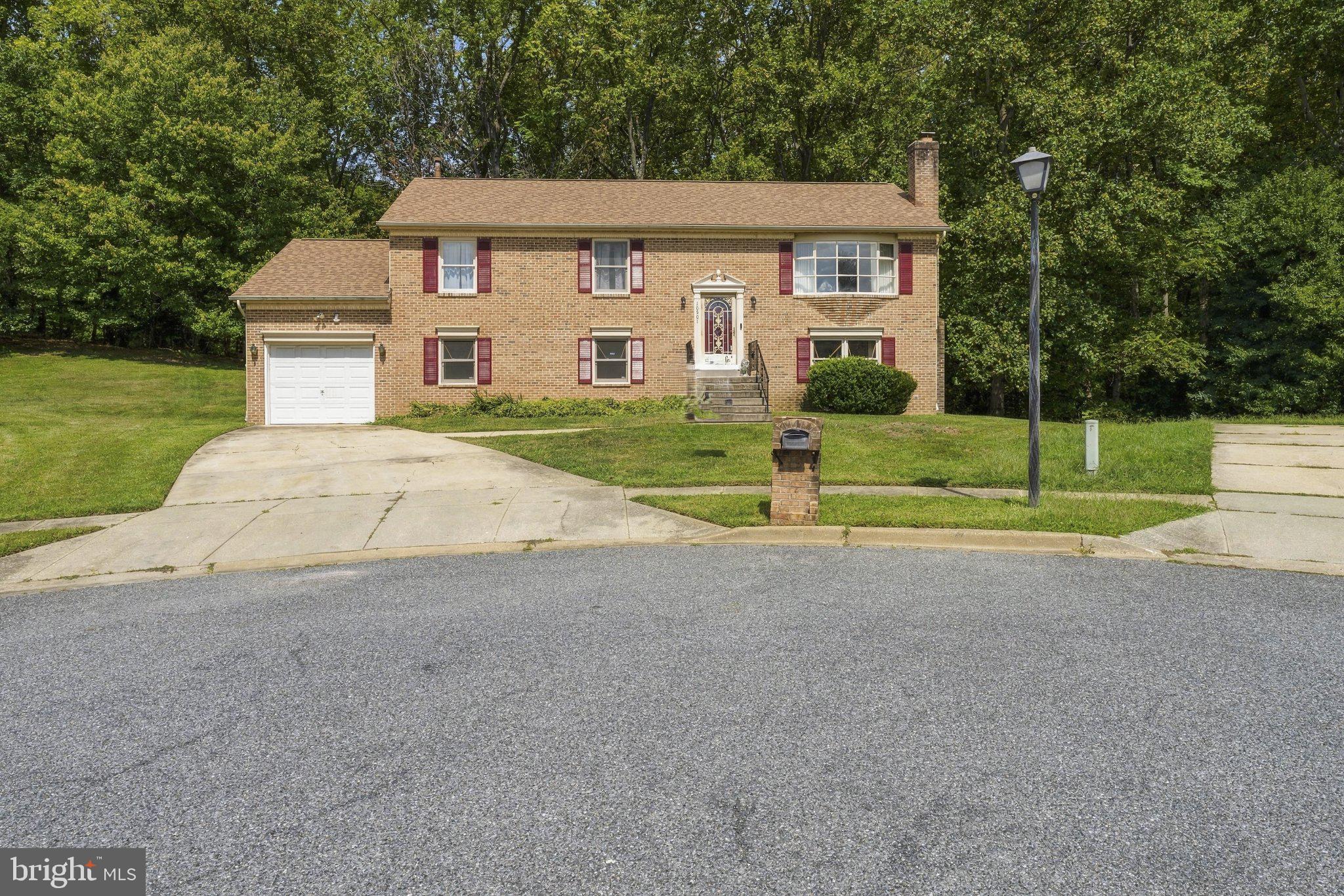 10501 CEDARWOOD LANE