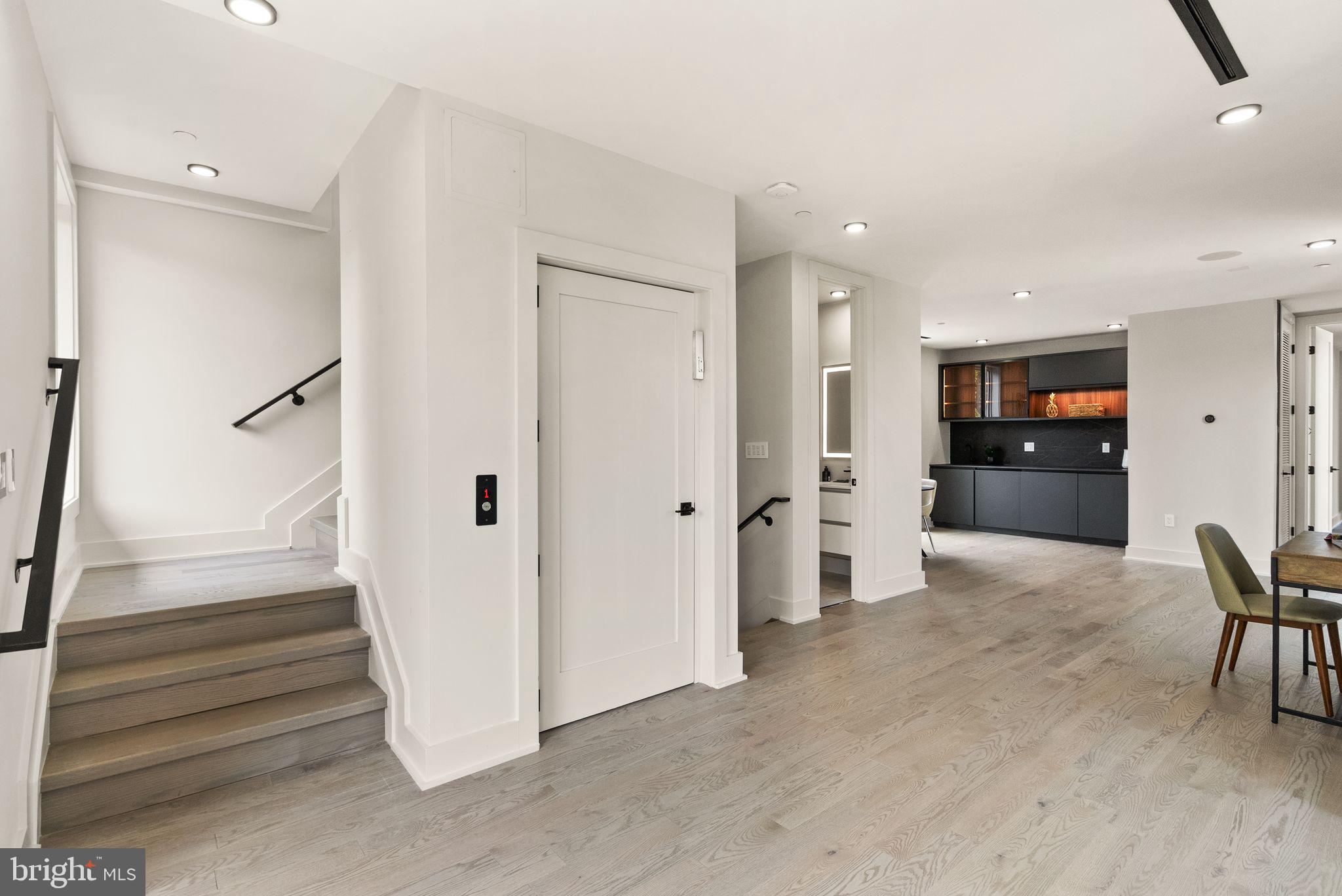 CHEVY CHASE - Residential