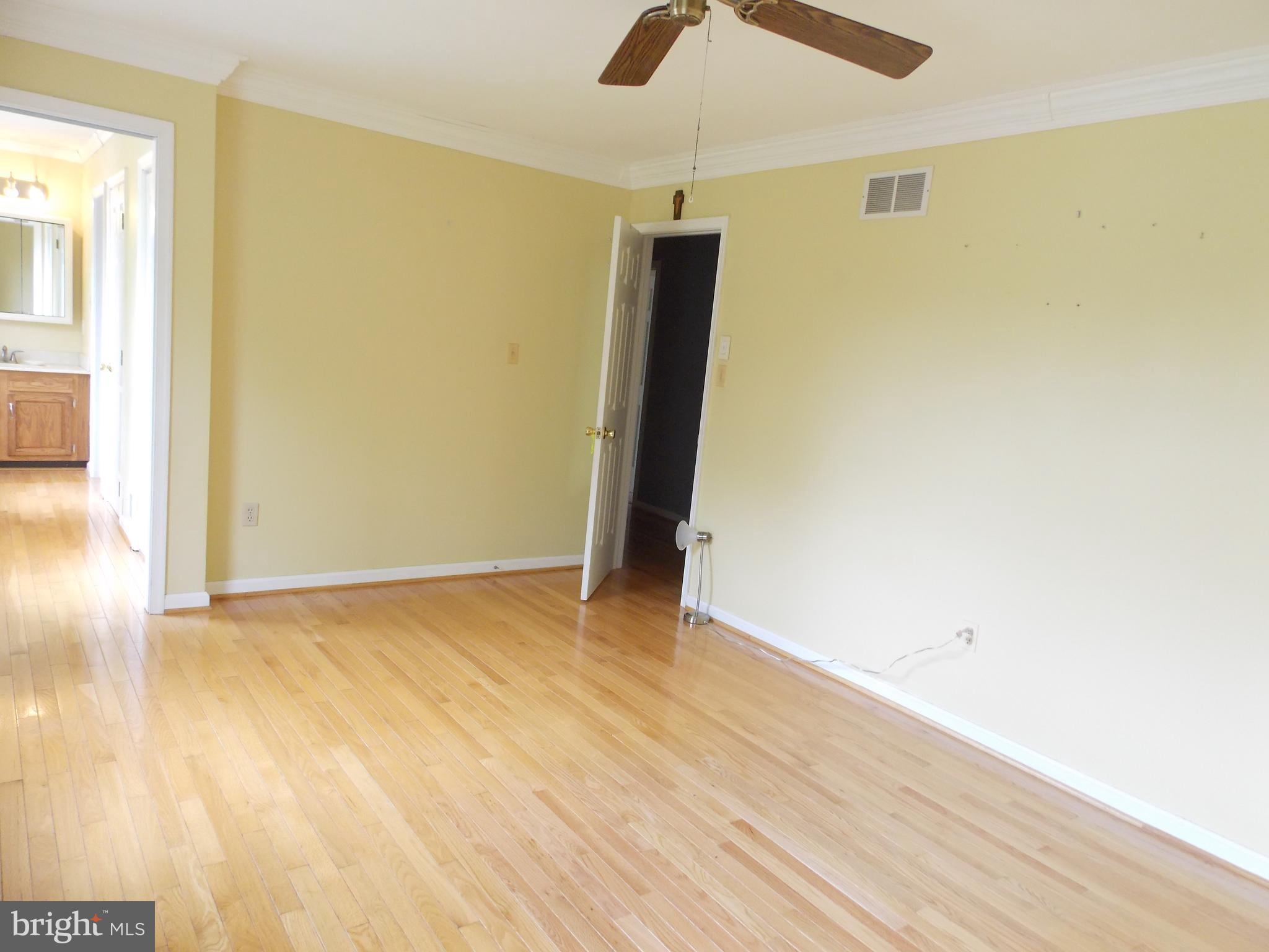 CARROLLYN MANOR - Residential