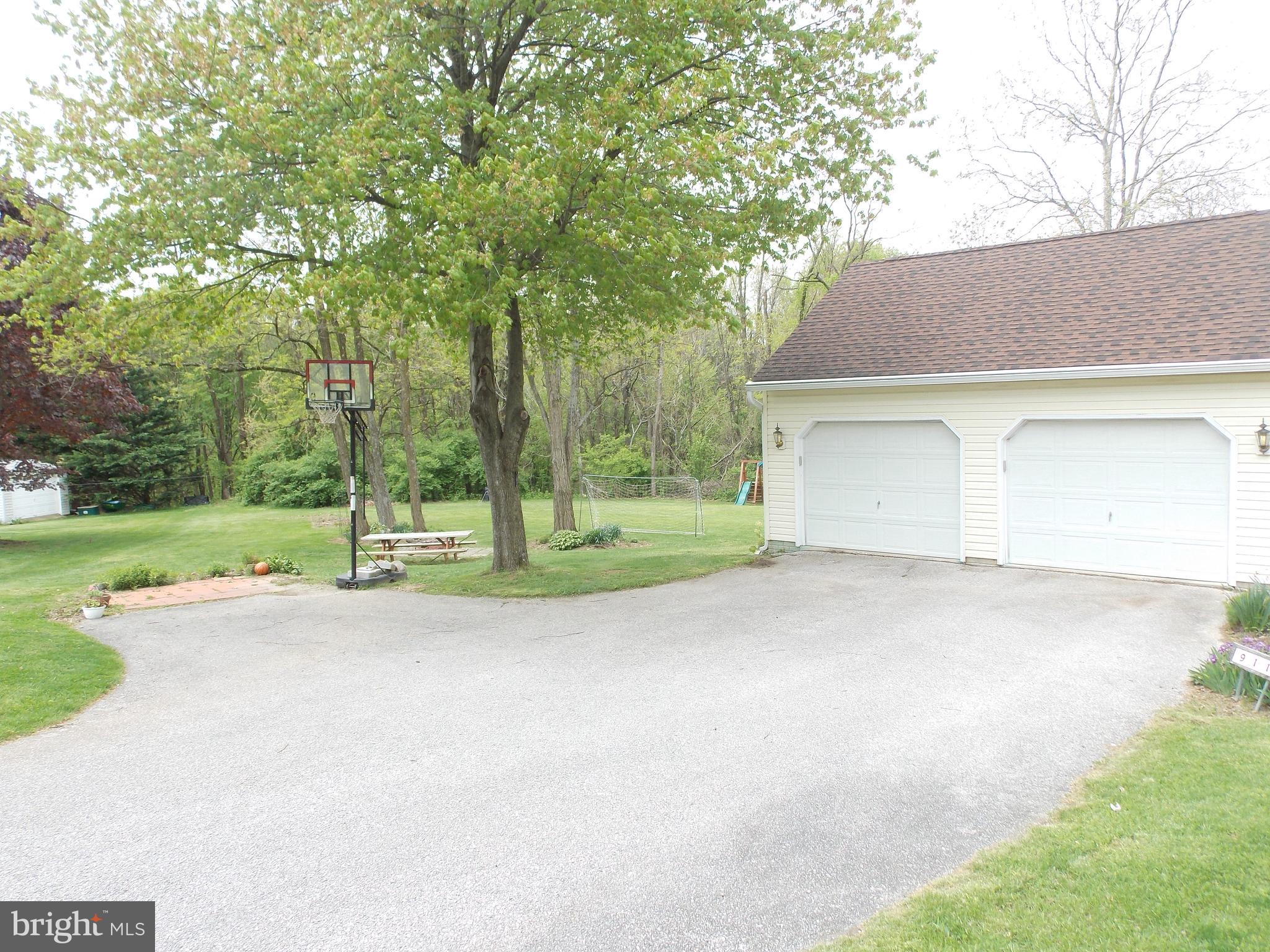 CARROLLYN MANOR - Residential