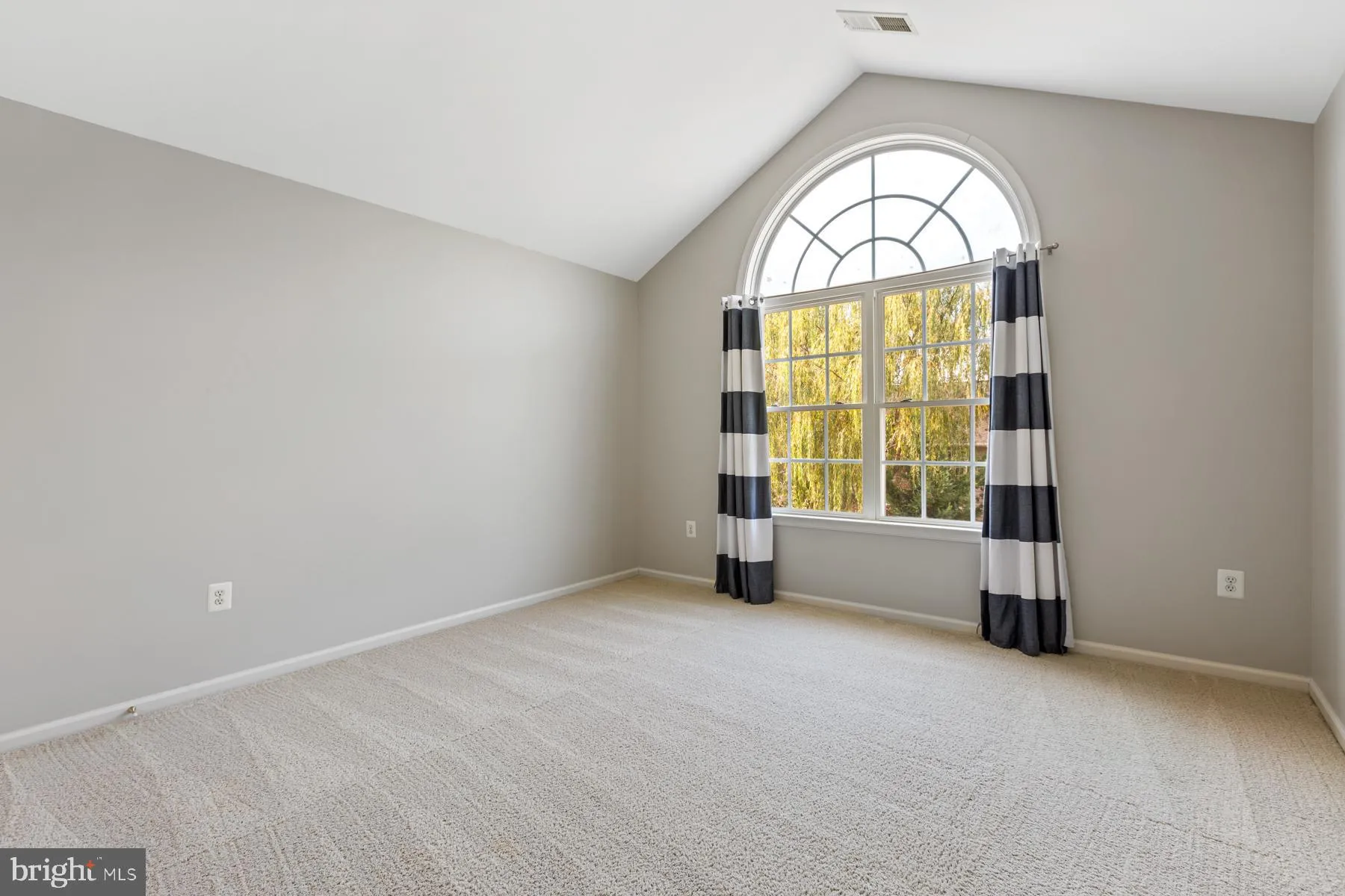 Gainesville, Virginia 20155, United States, 4 Bedrooms Bedrooms, ,3 BathroomsBathrooms,Residential,Coming Soon,256475