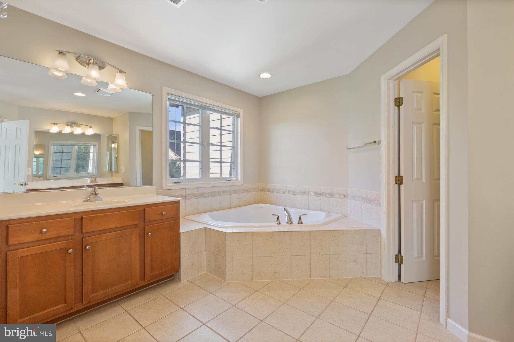 GLENKIRK ESTATES - Residential Lease