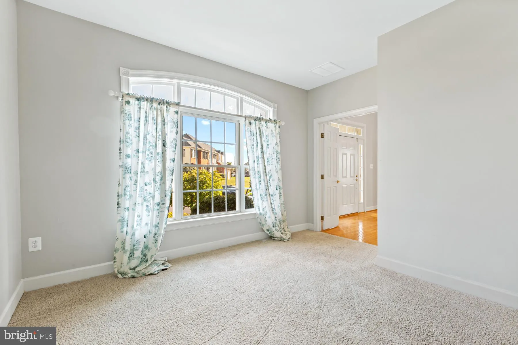 Gainesville, Virginia 20155, United States, 4 Bedrooms Bedrooms, ,3 BathroomsBathrooms,Residential,Coming Soon,256475