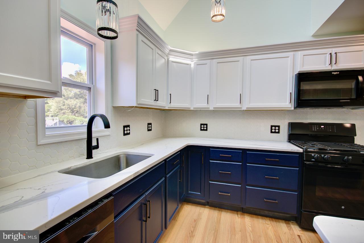 FAIRFIELD TERRACE - Residential