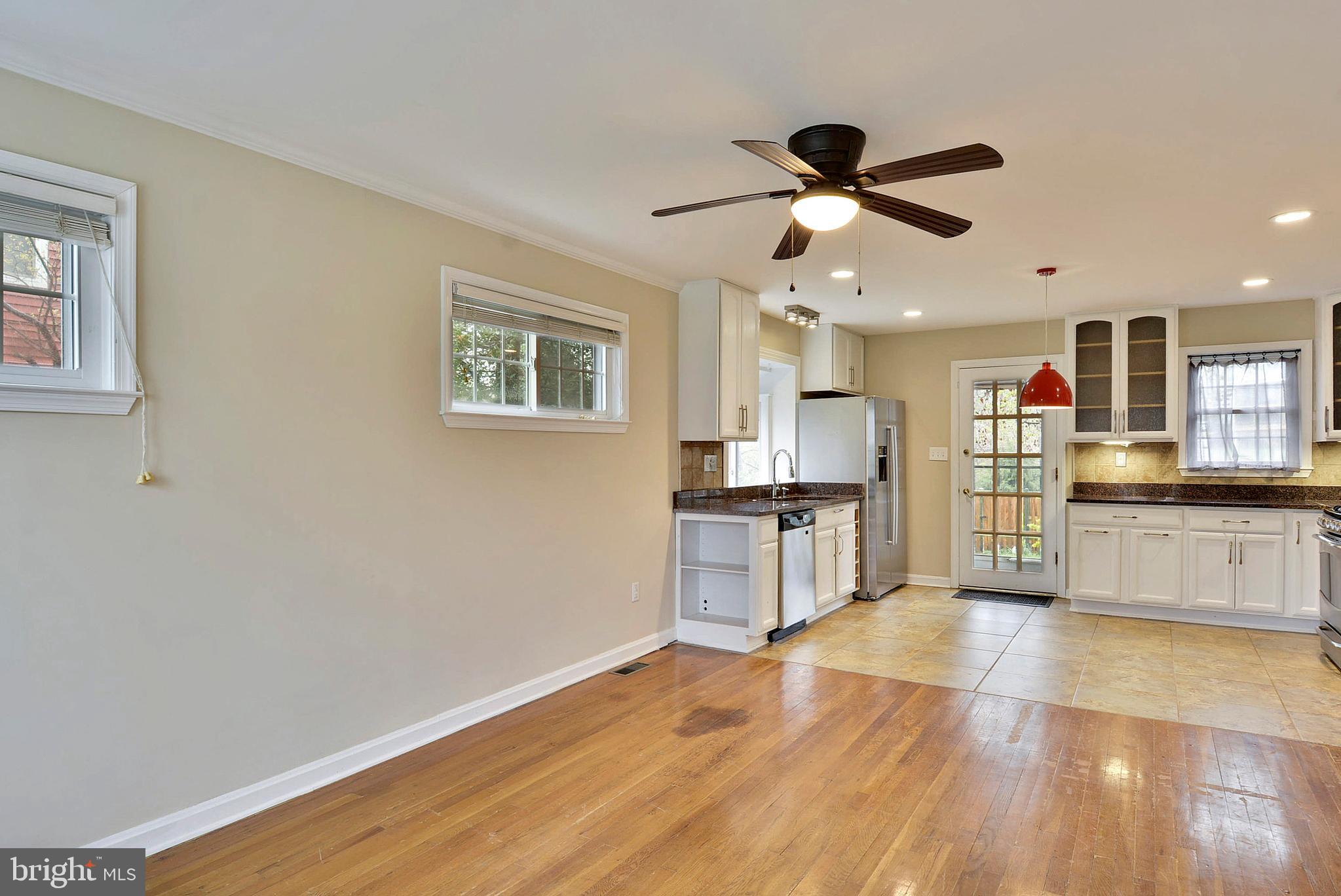 BUCKNELL MANOR - Residential Lease