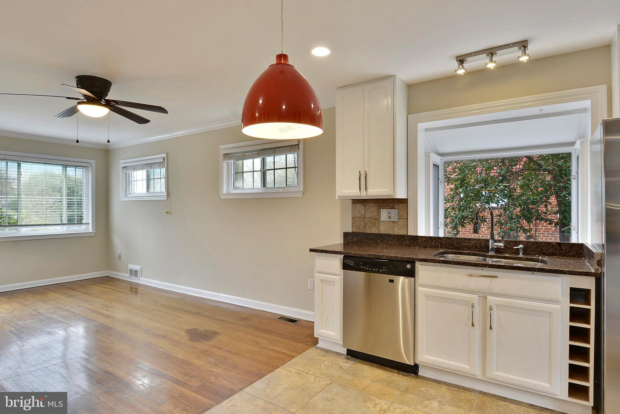 BUCKNELL MANOR - Residential Lease