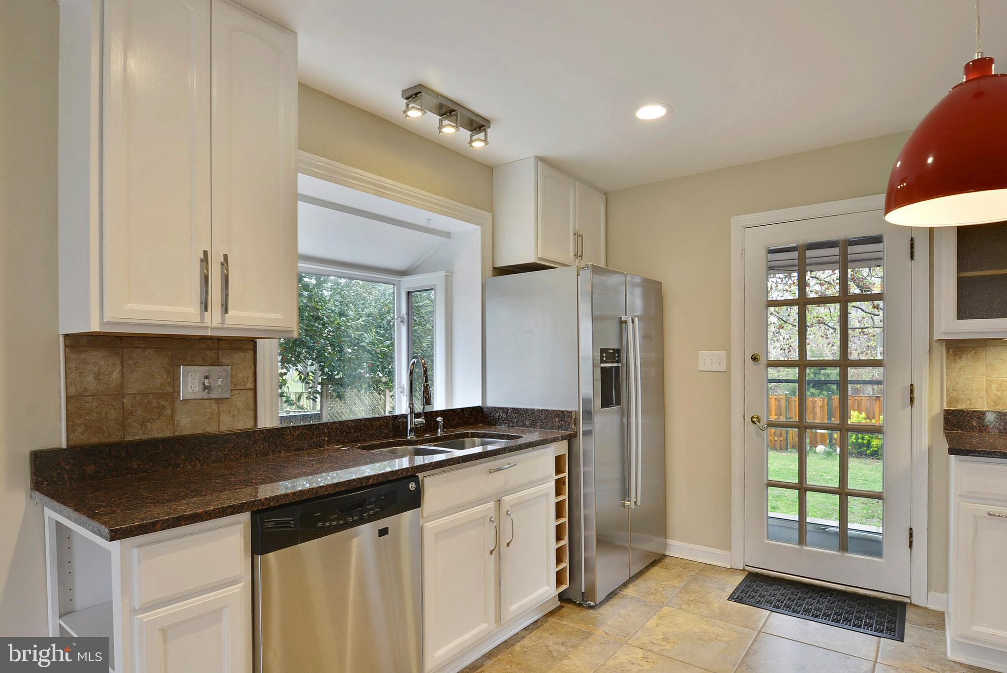 BUCKNELL MANOR - Residential Lease