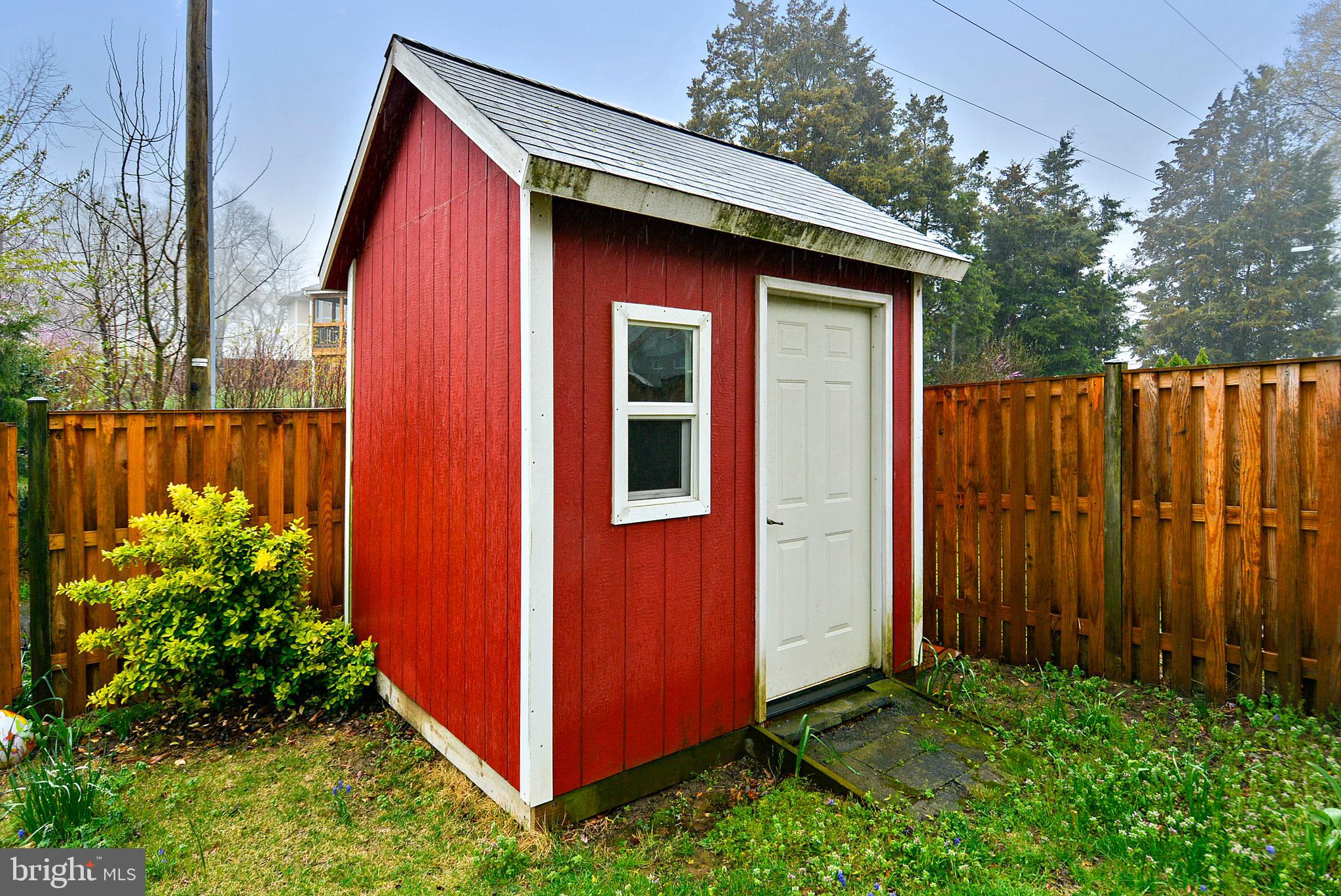 BUCKNELL MANOR - Residential Lease