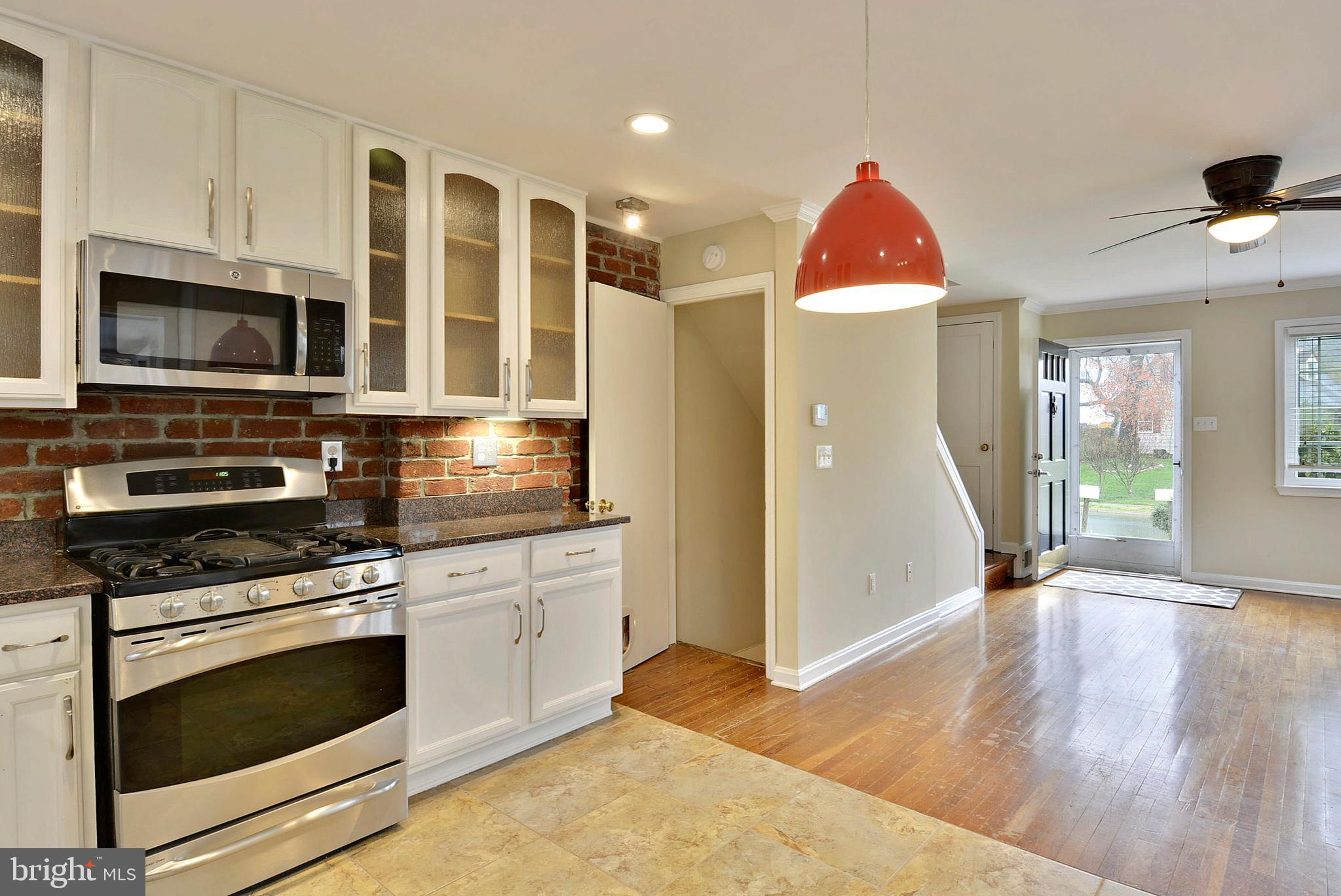 BUCKNELL MANOR - Residential Lease