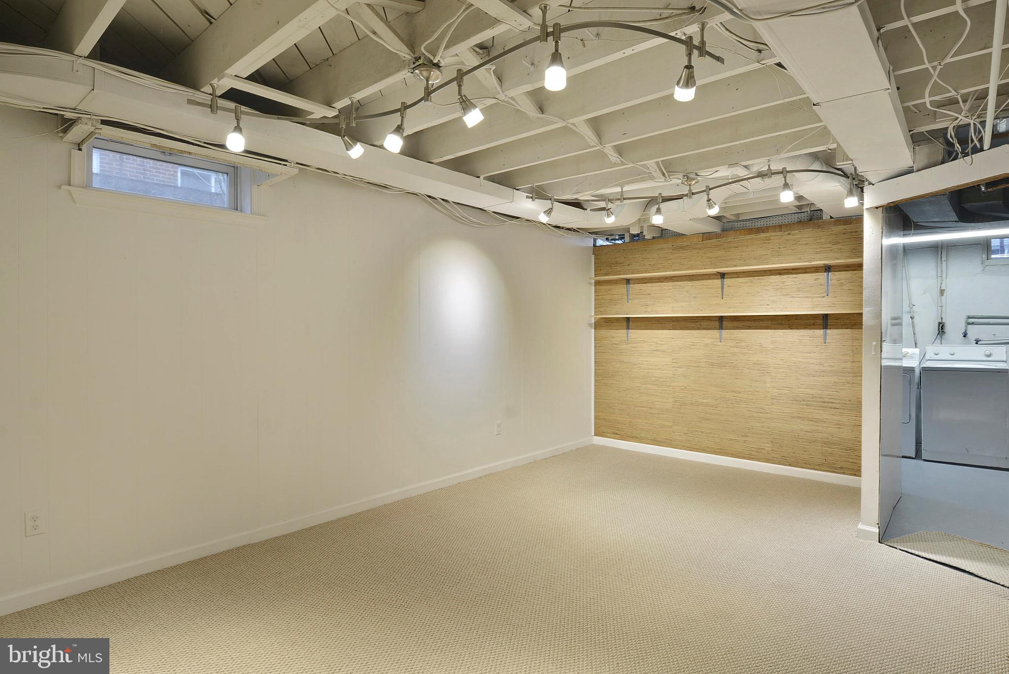 BUCKNELL MANOR - Residential Lease