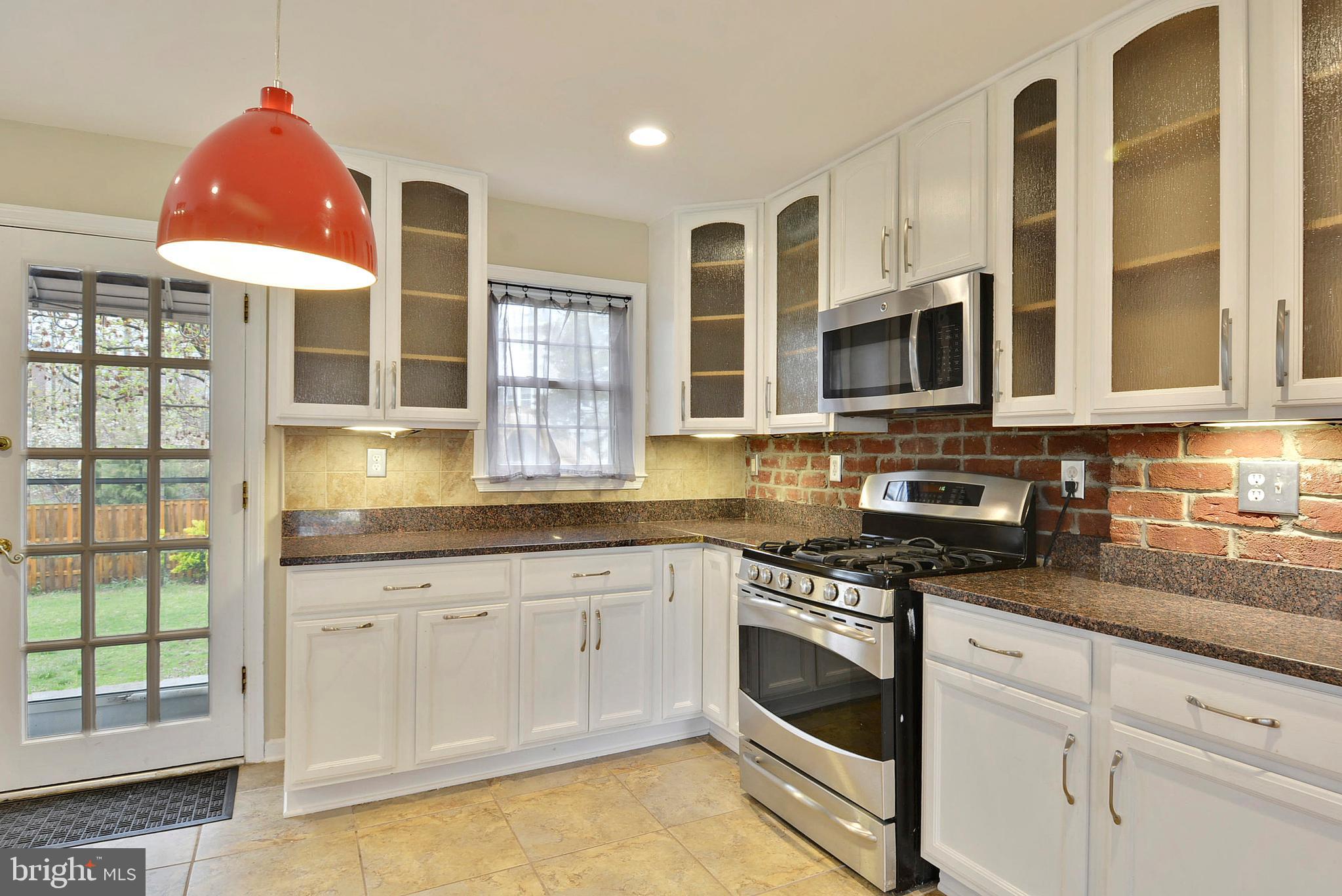 BUCKNELL MANOR - Residential Lease