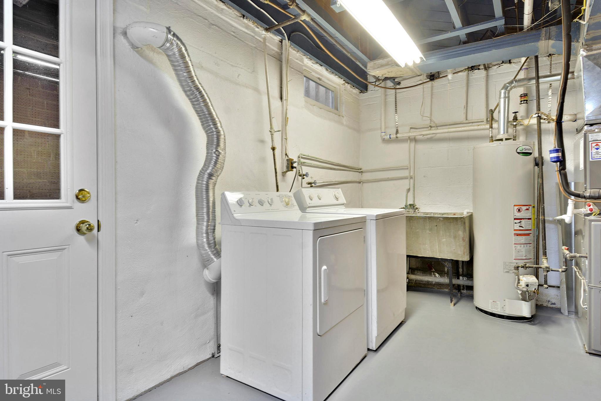 BUCKNELL MANOR - Residential Lease