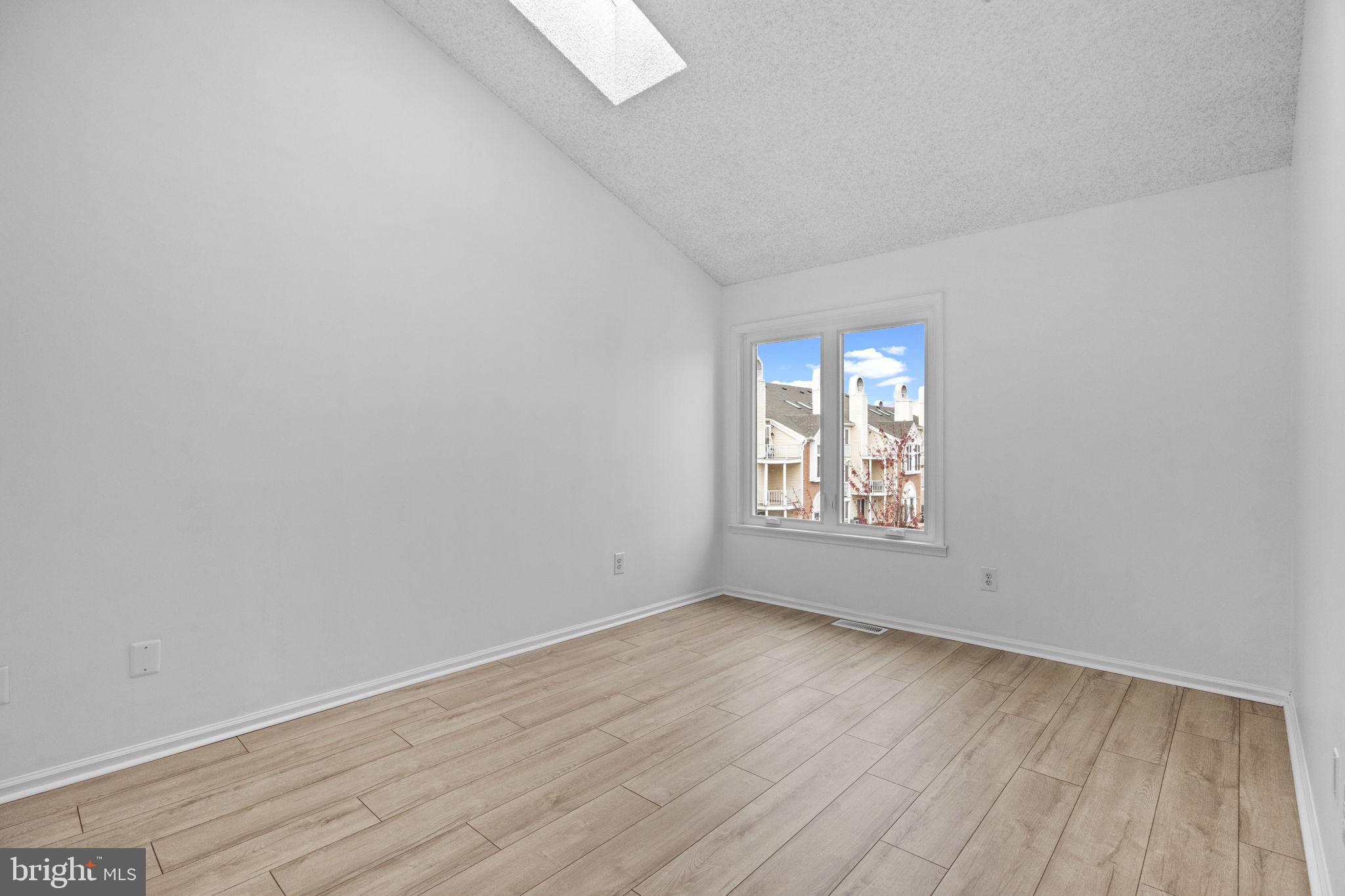 CRESTWOOD CONDO - Residential Lease