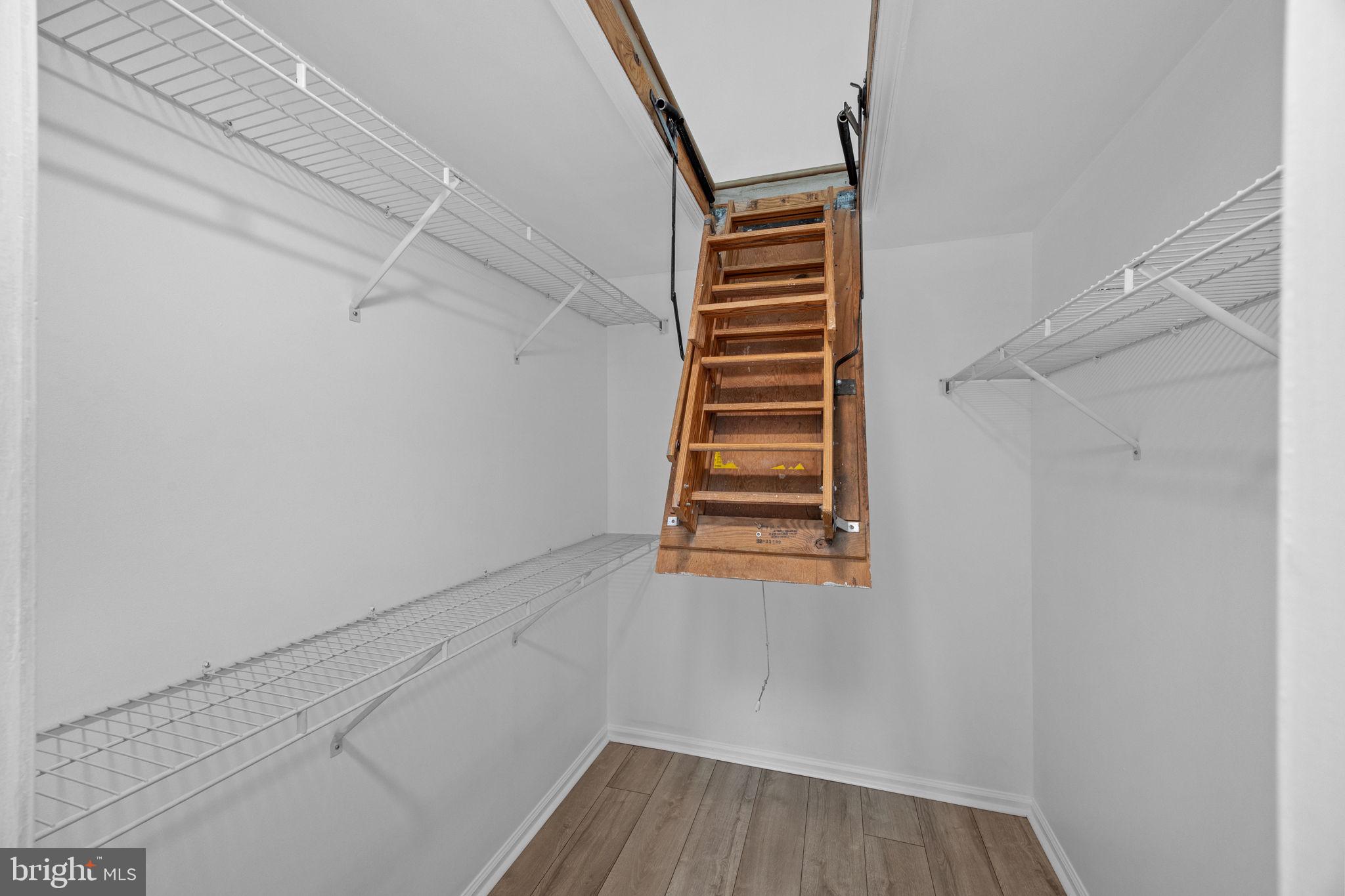 CRESTWOOD CONDO - Residential Lease