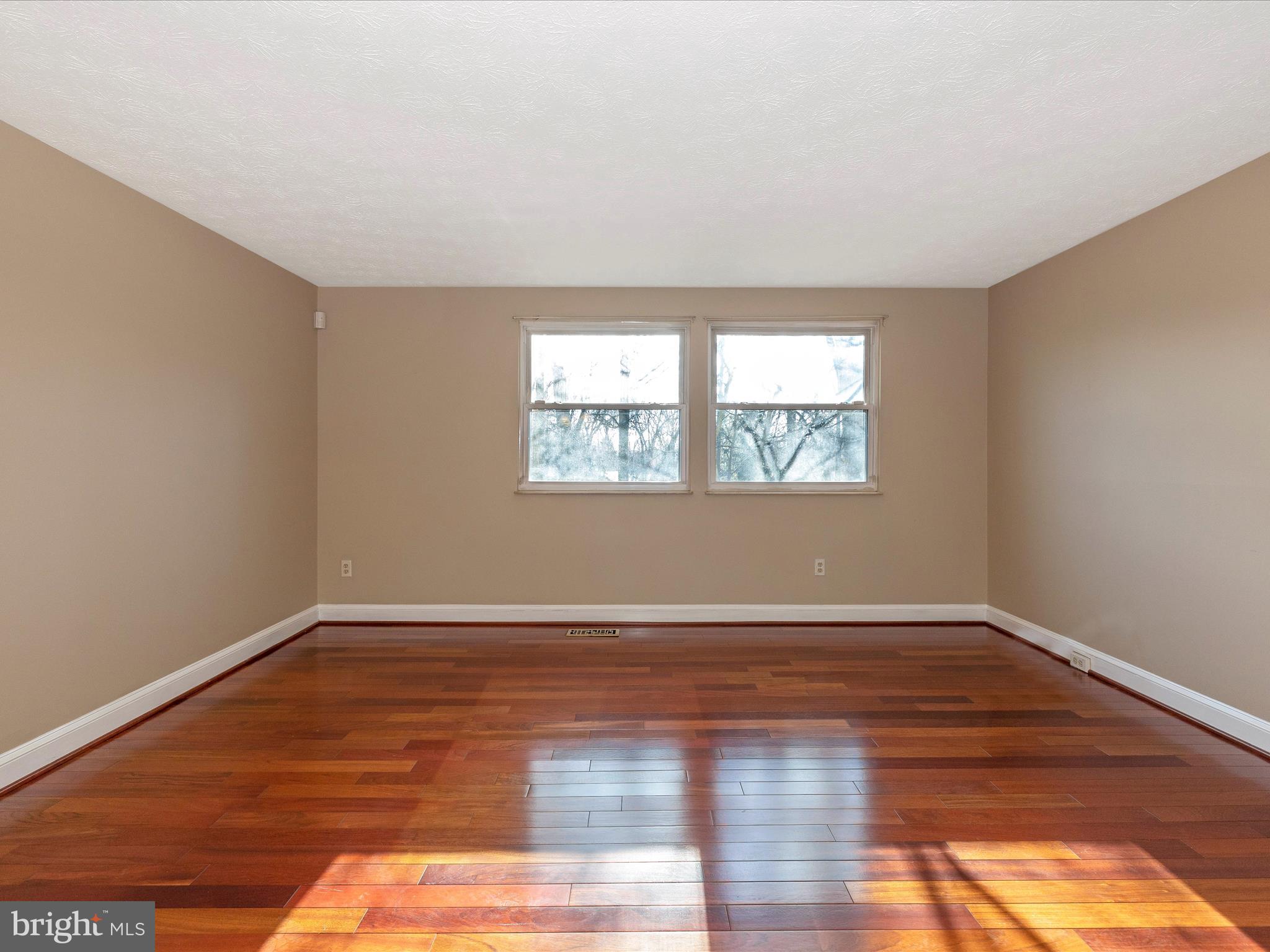 GUNNERS LAKE VILLAGE - Residential