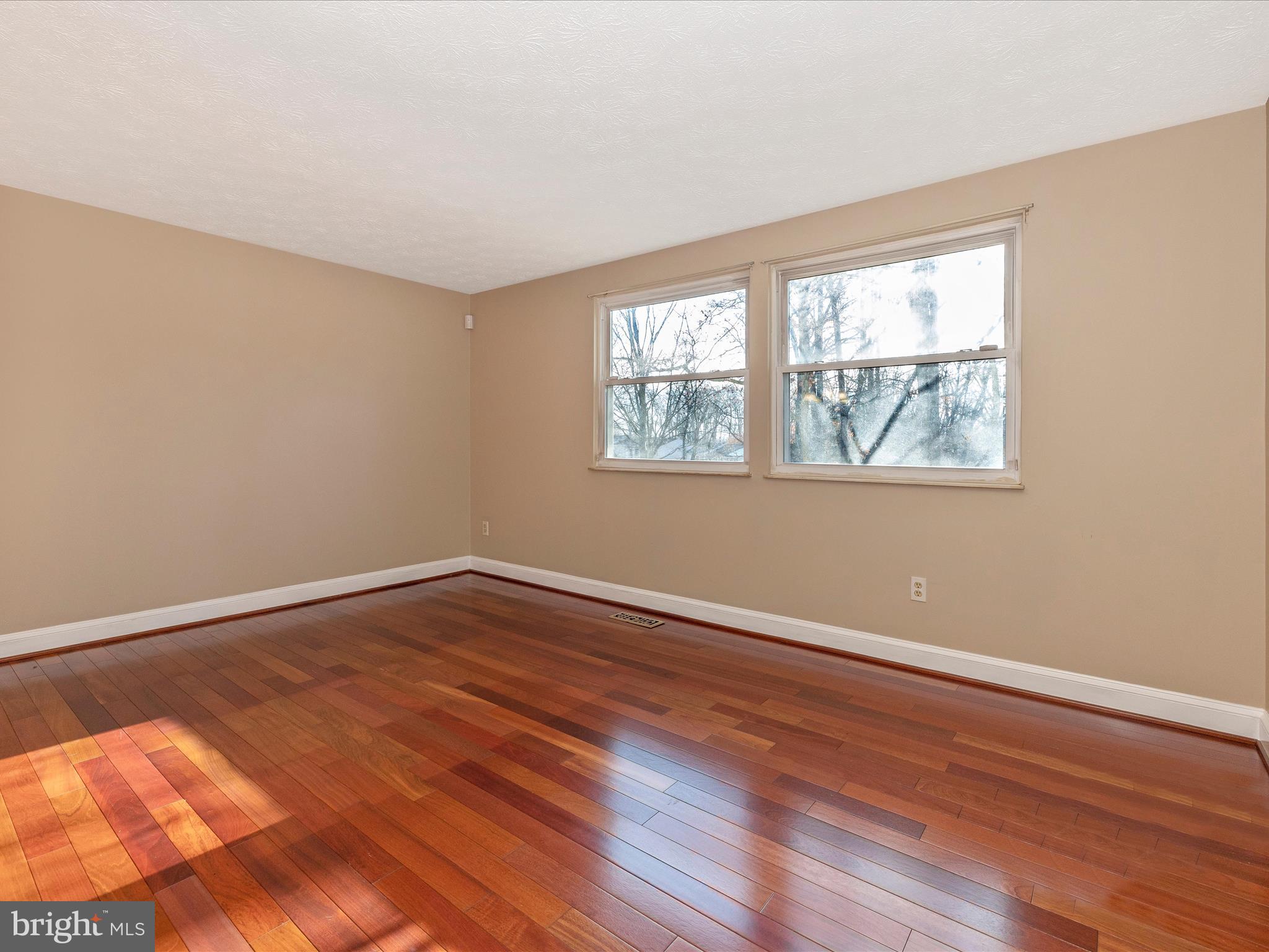 GUNNERS LAKE VILLAGE - Residential