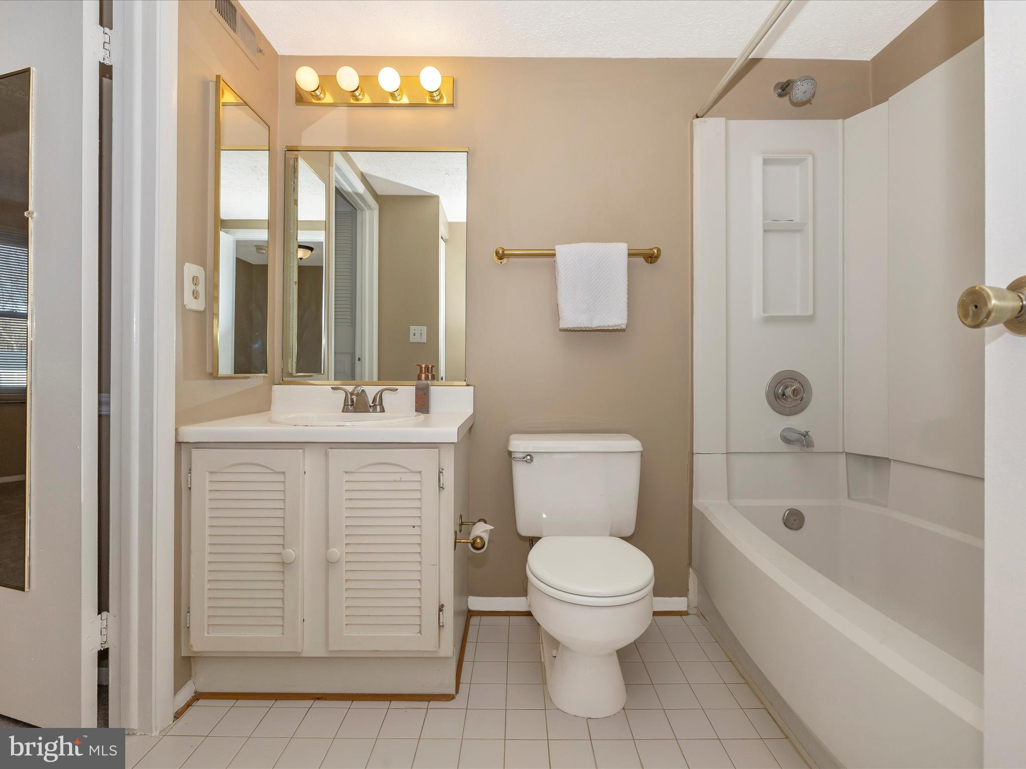 GUNNERS LAKE VILLAGE - Residential