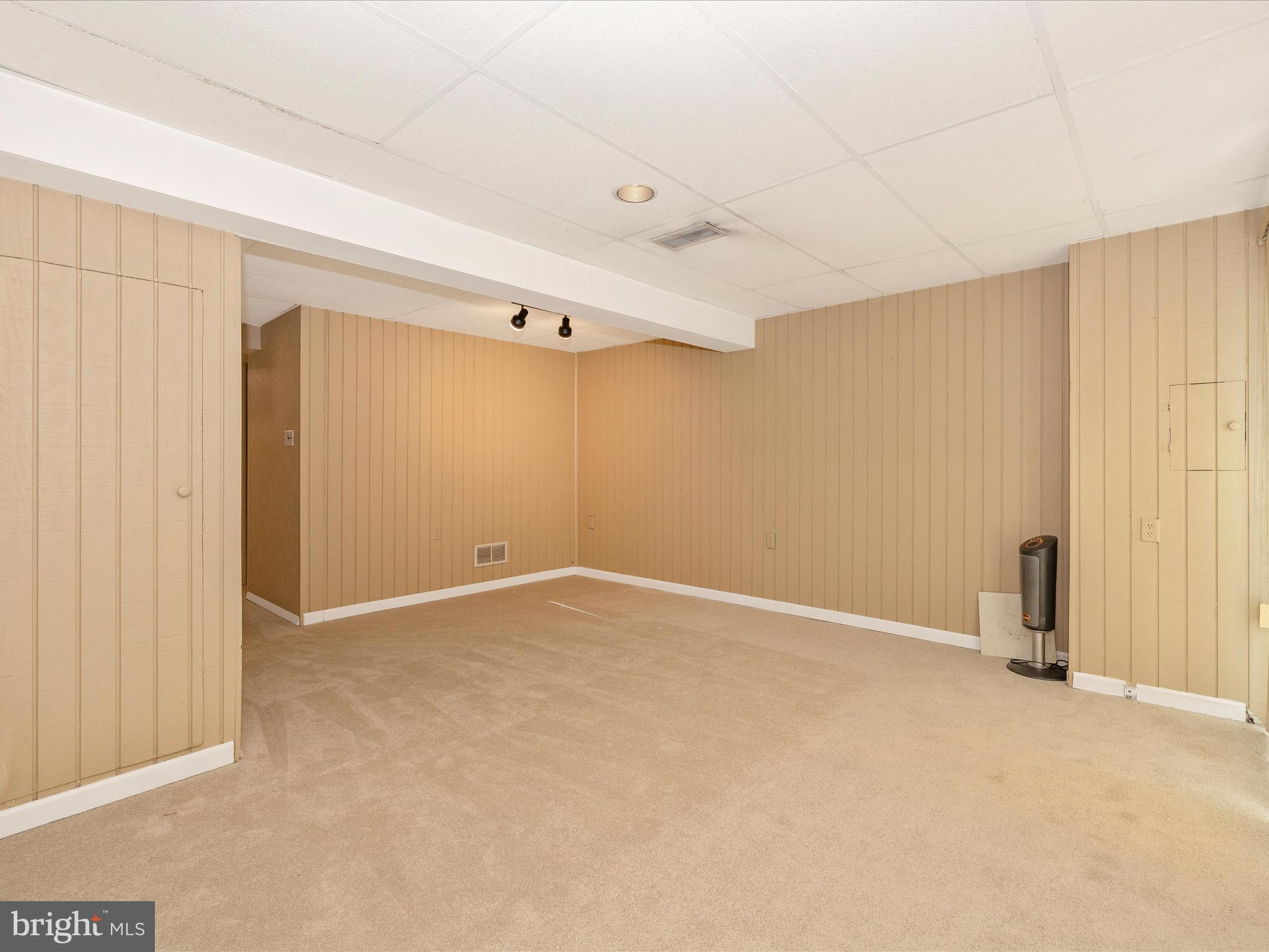 GUNNERS LAKE VILLAGE - Residential