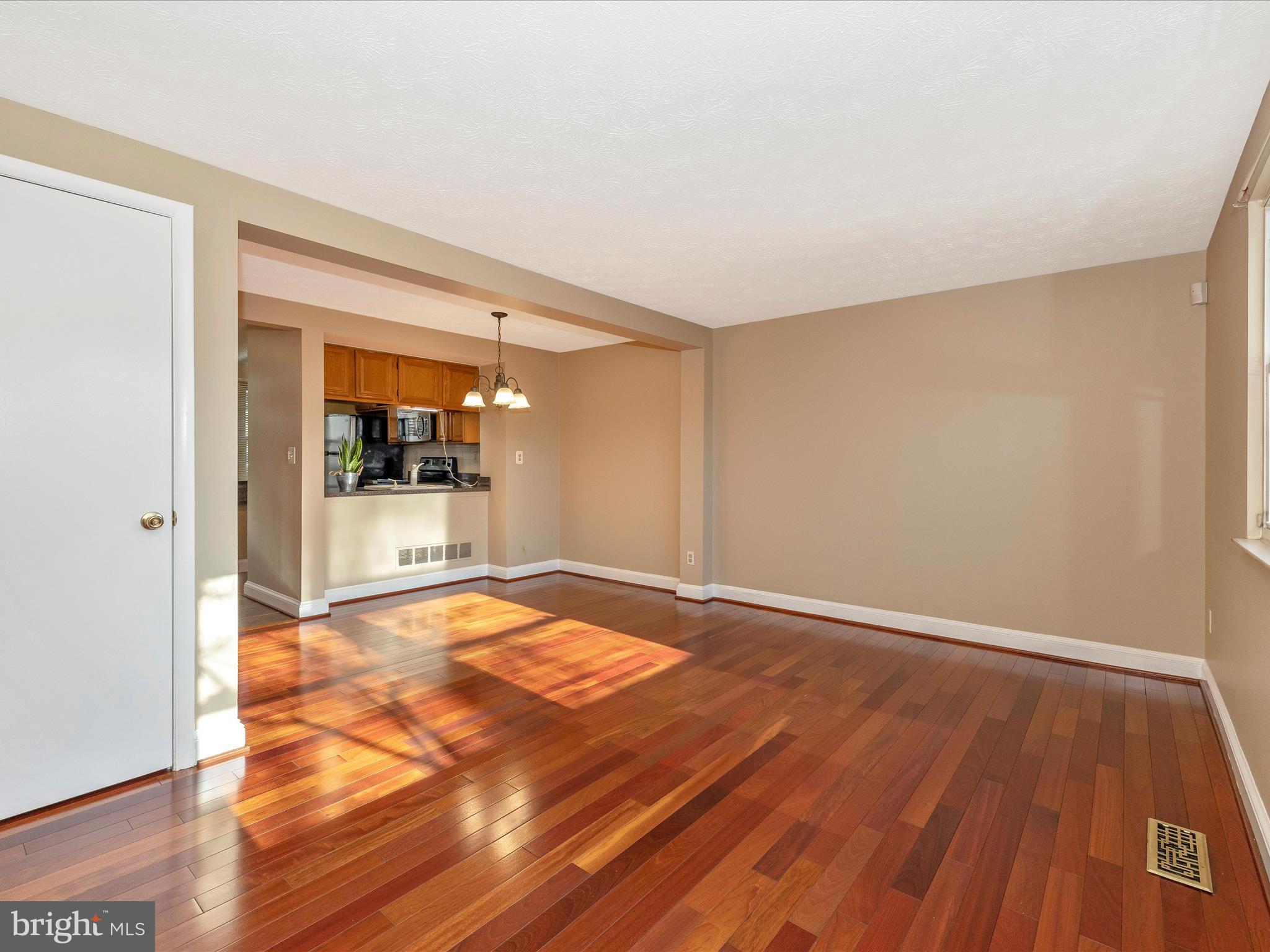 GUNNERS LAKE VILLAGE - Residential