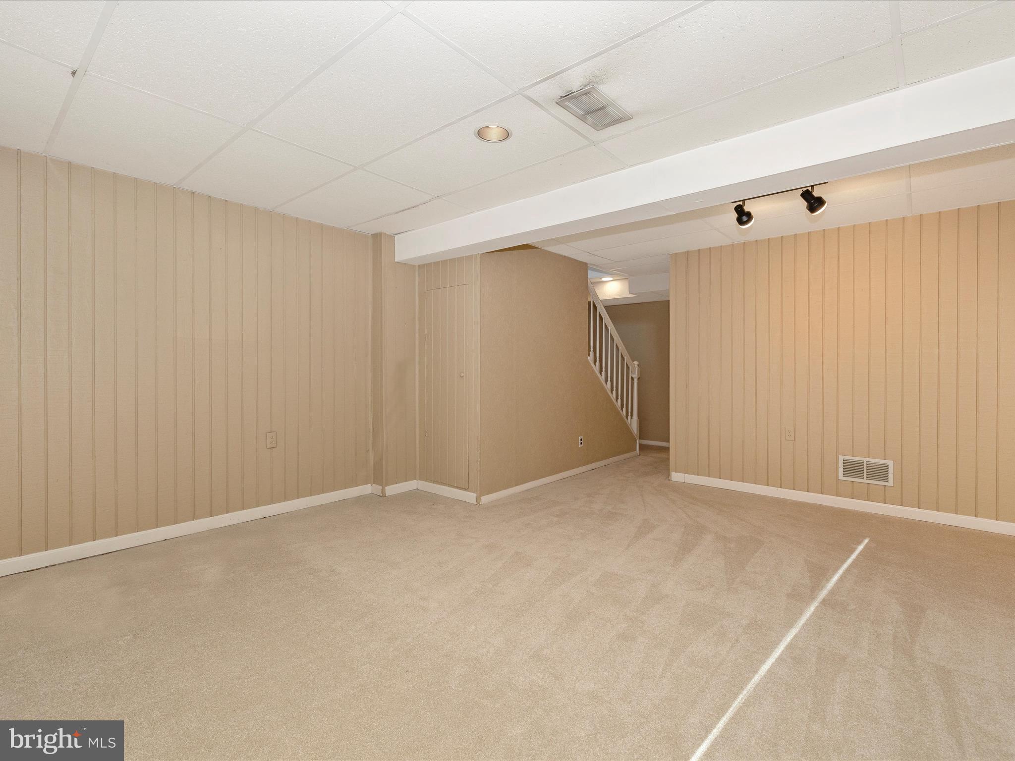 GUNNERS LAKE VILLAGE - Residential