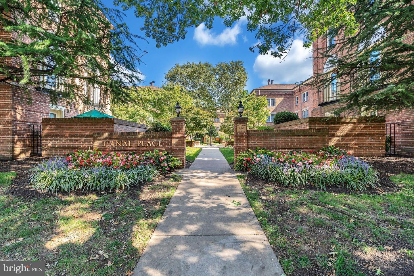 CANAL PLACE - Residential Lease