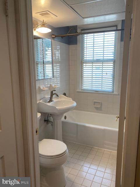 CANAL PLACE - Residential Lease