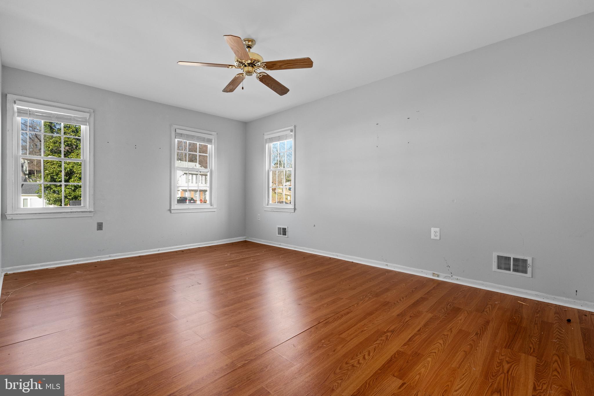 BURKE STATION SQUARE - Residential