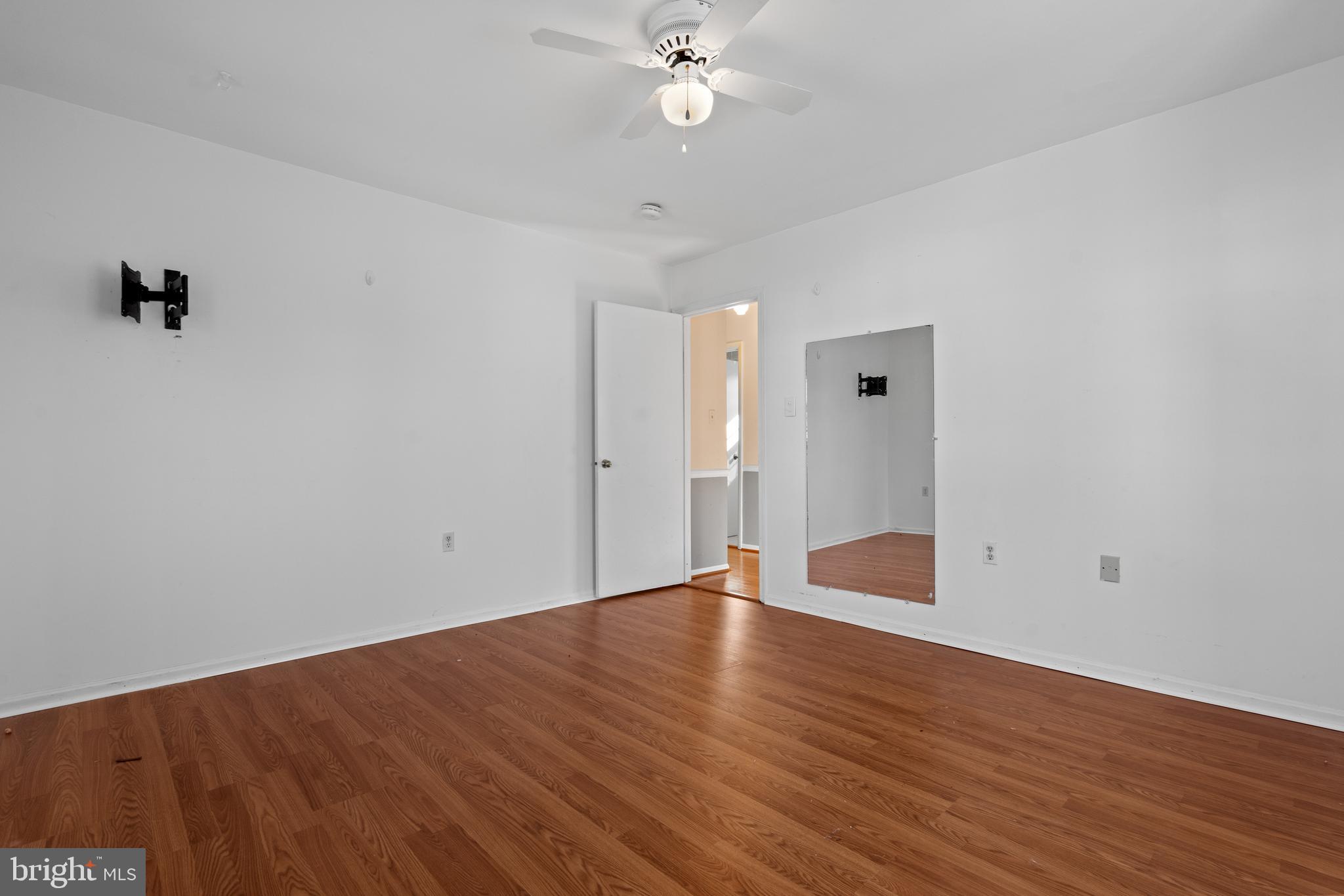 BURKE STATION SQUARE - Residential