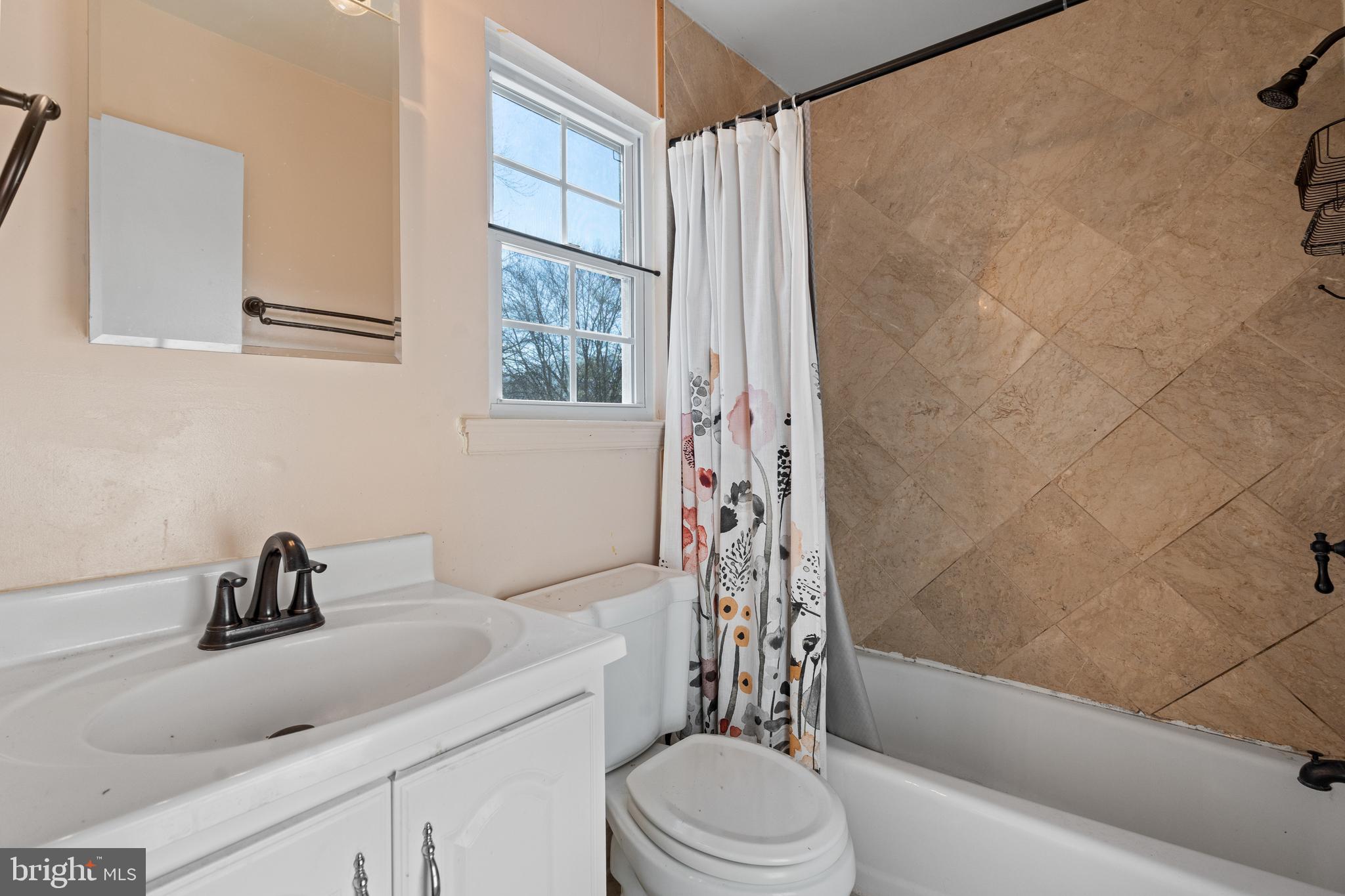 BURKE STATION SQUARE - Residential