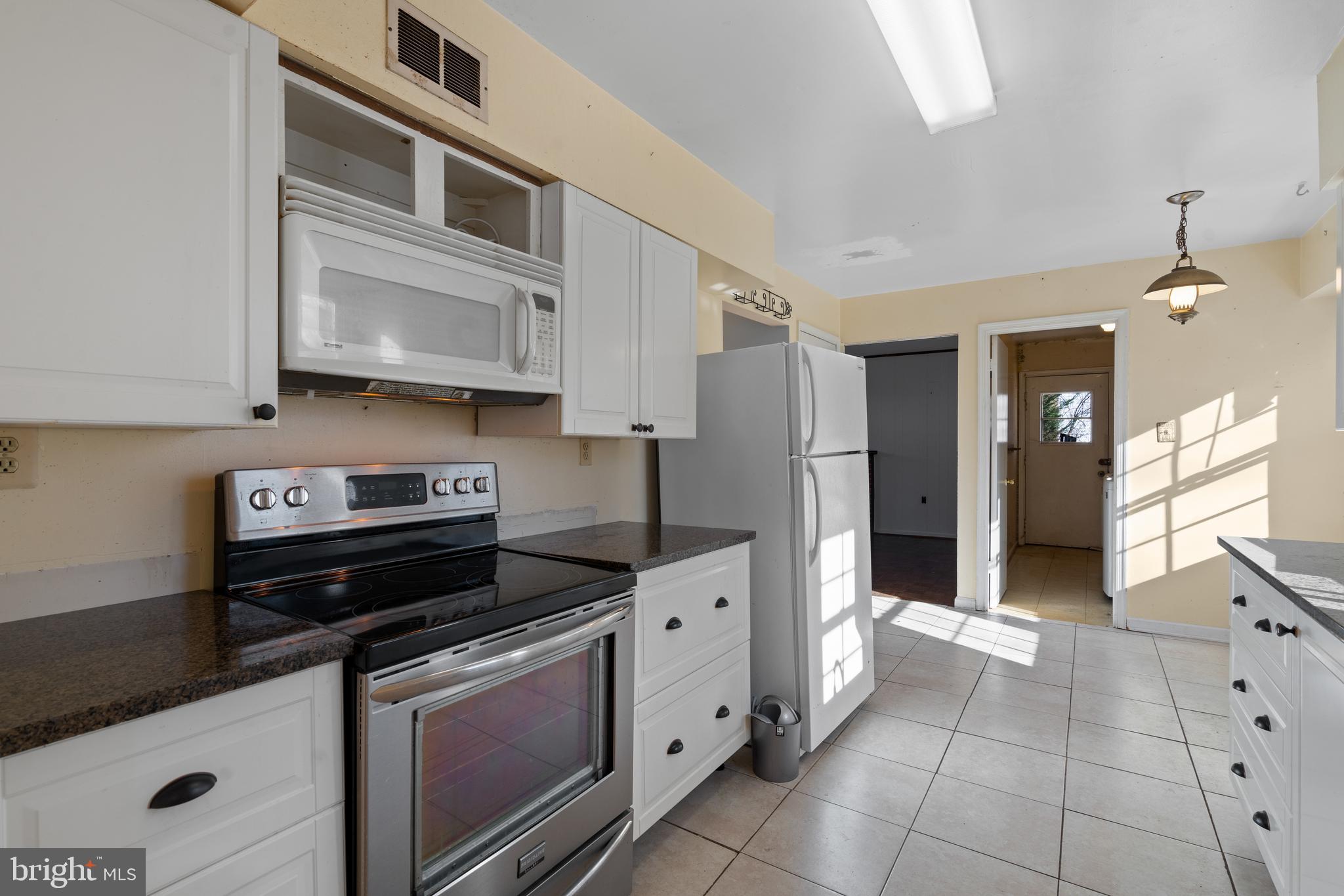 BURKE STATION SQUARE - Residential