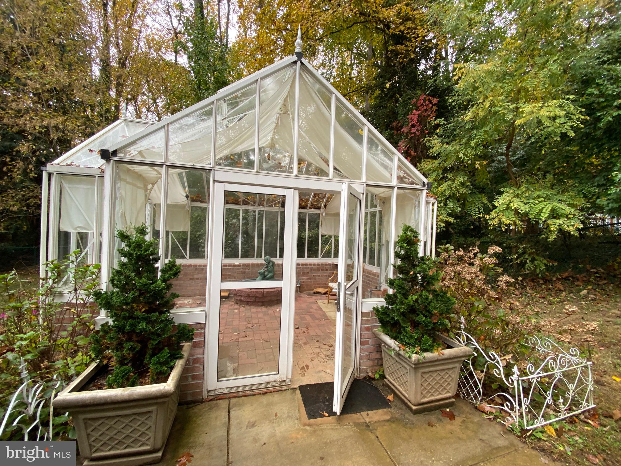 ARROWOOD - Residential