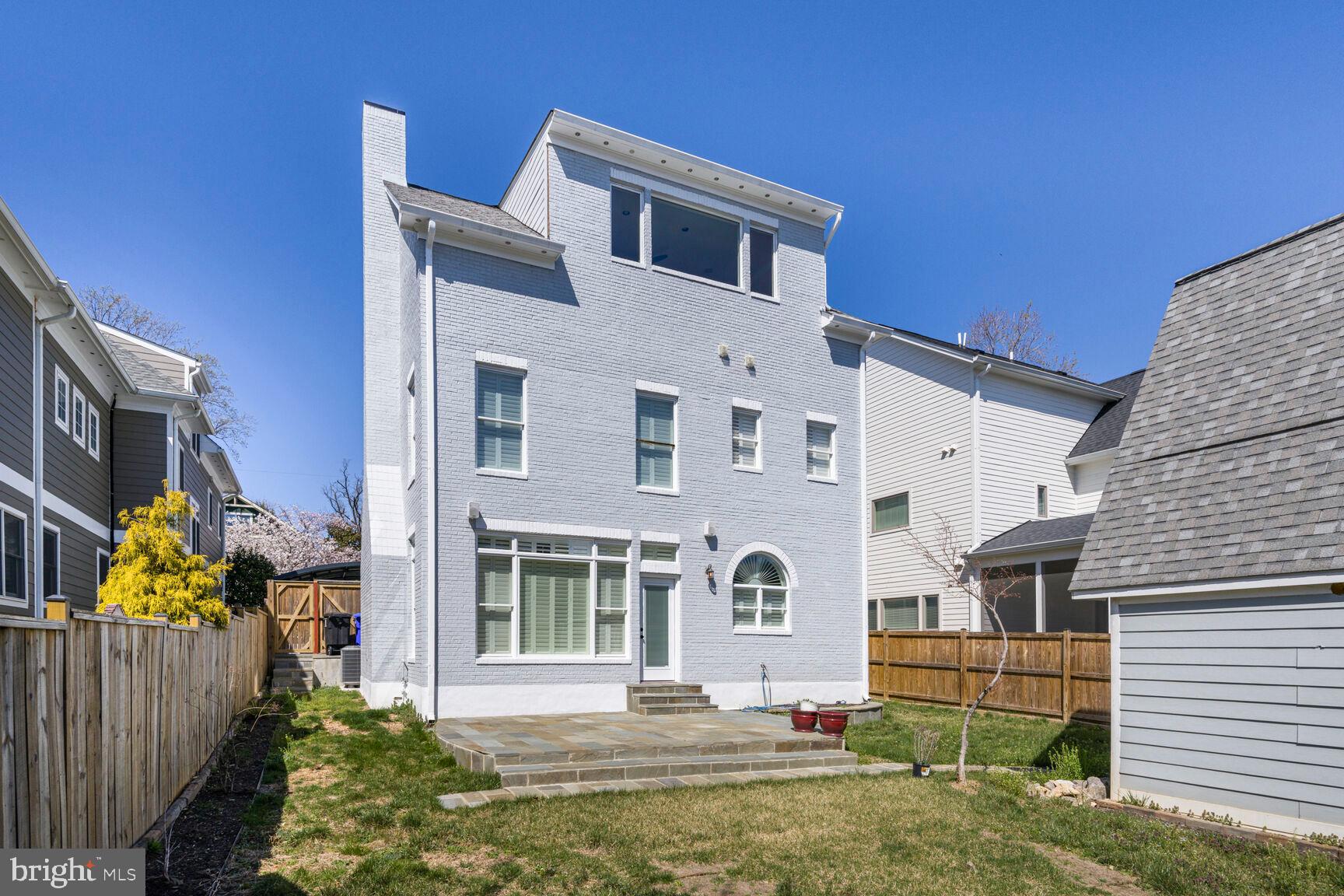 LYON PARK - Residential