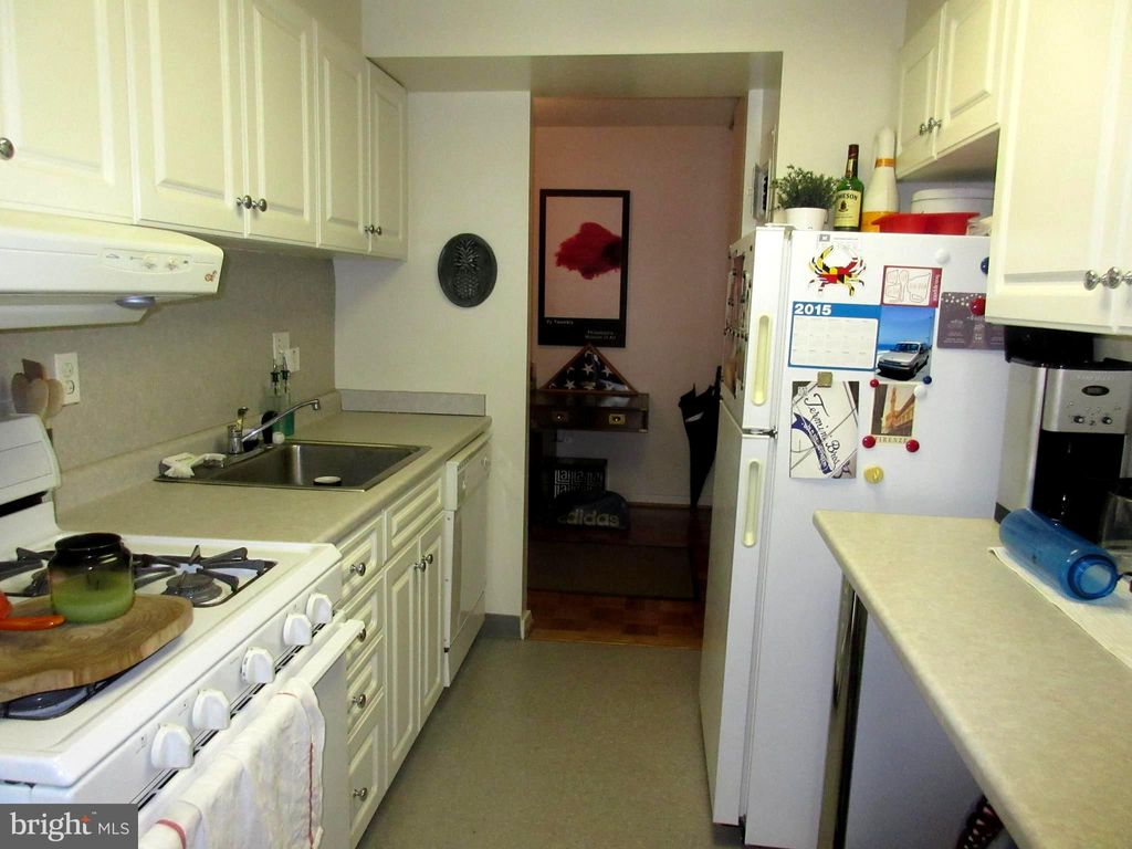 Photo of 604 - 36 S Washington Square #2408, PHILADELPHIA, PA 19106 (MLS # PAPH2588166)