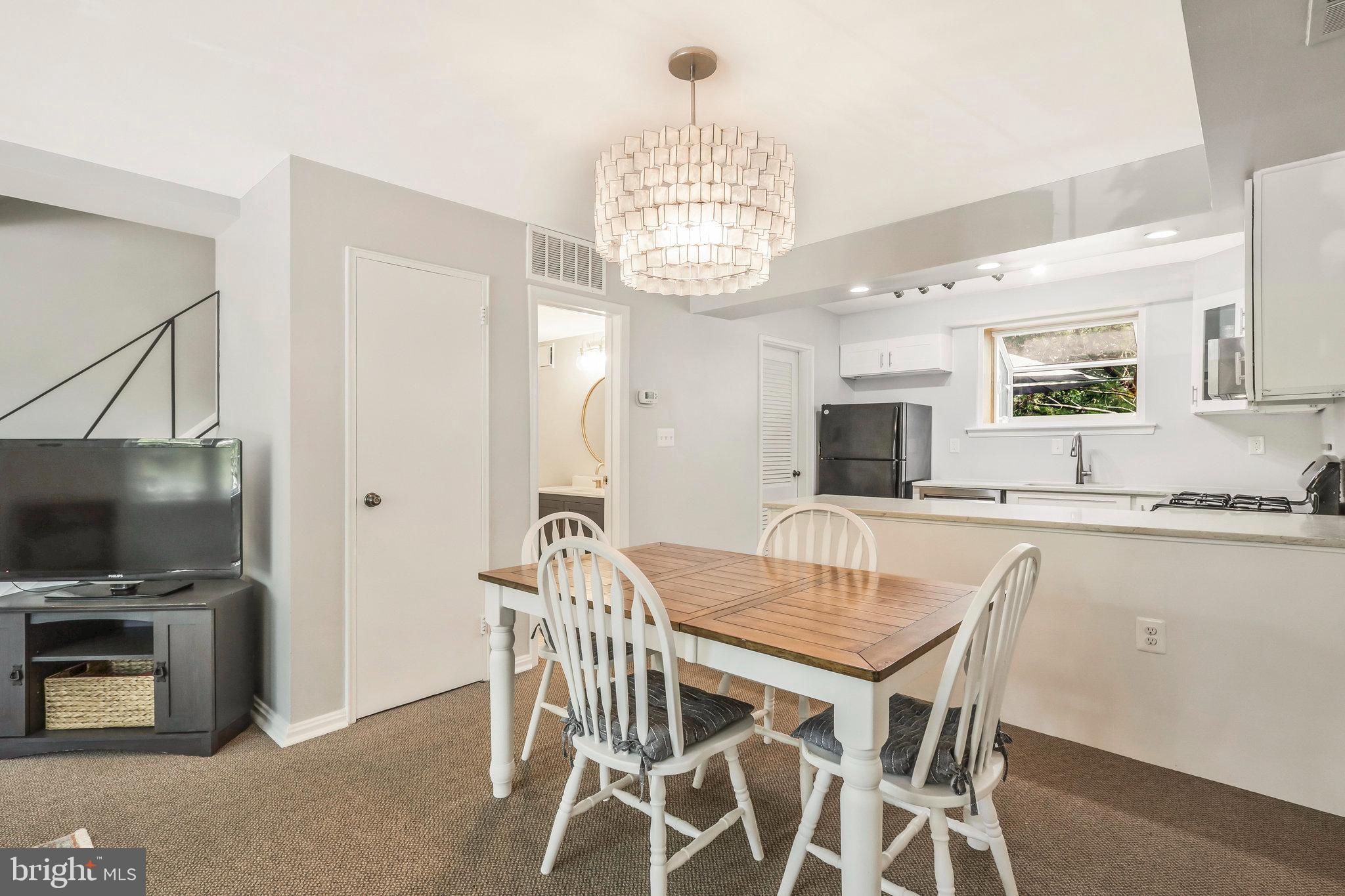 FAIRLINGTON TOWNE - Residential Lease