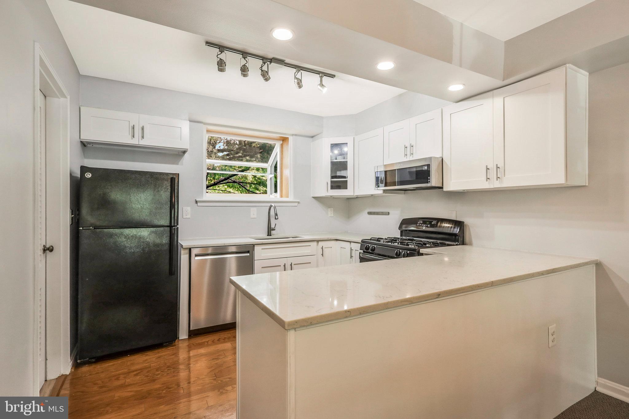 FAIRLINGTON TOWNE - Residential Lease