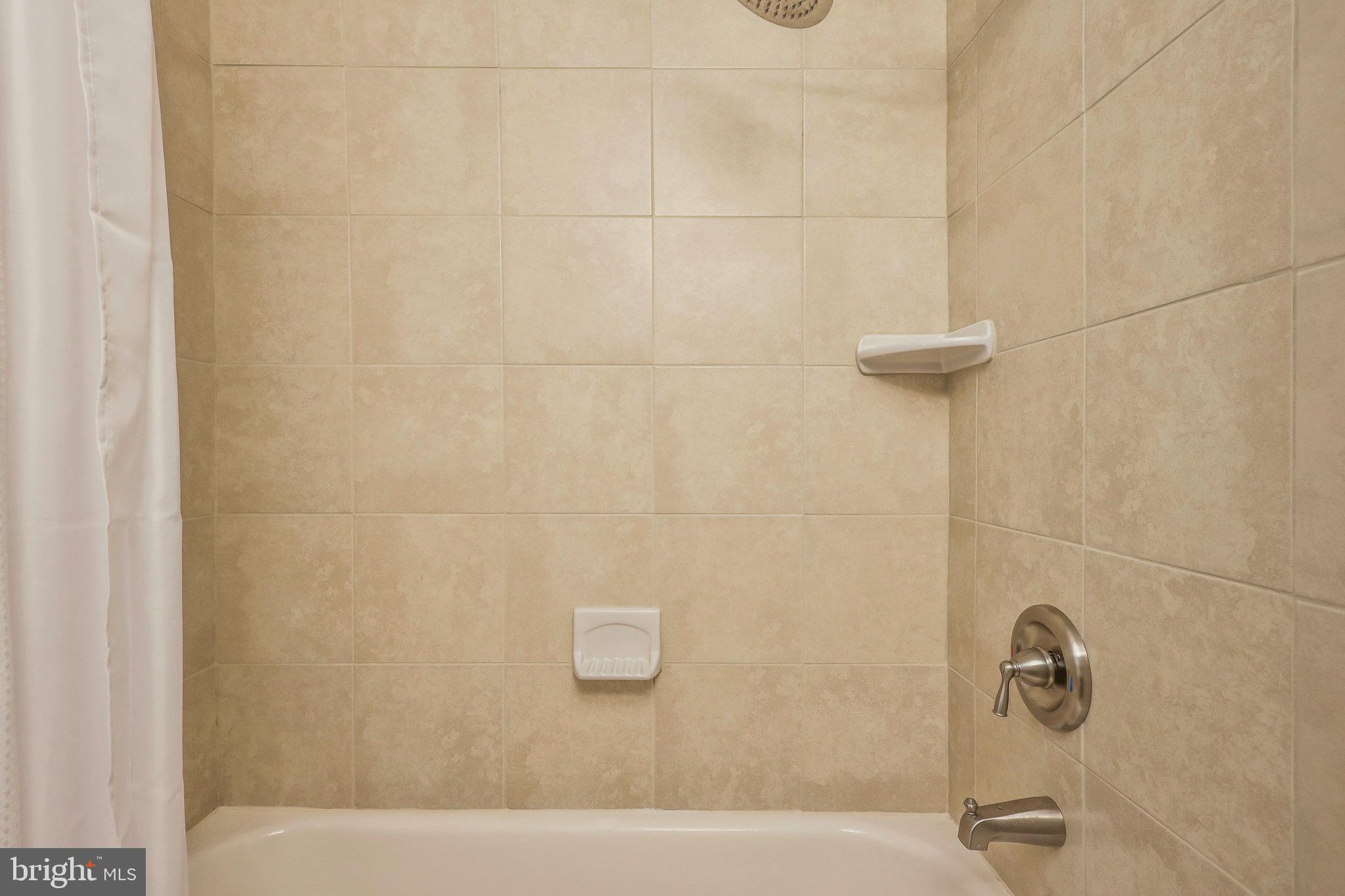 FAIRLINGTON TOWNE - Residential Lease