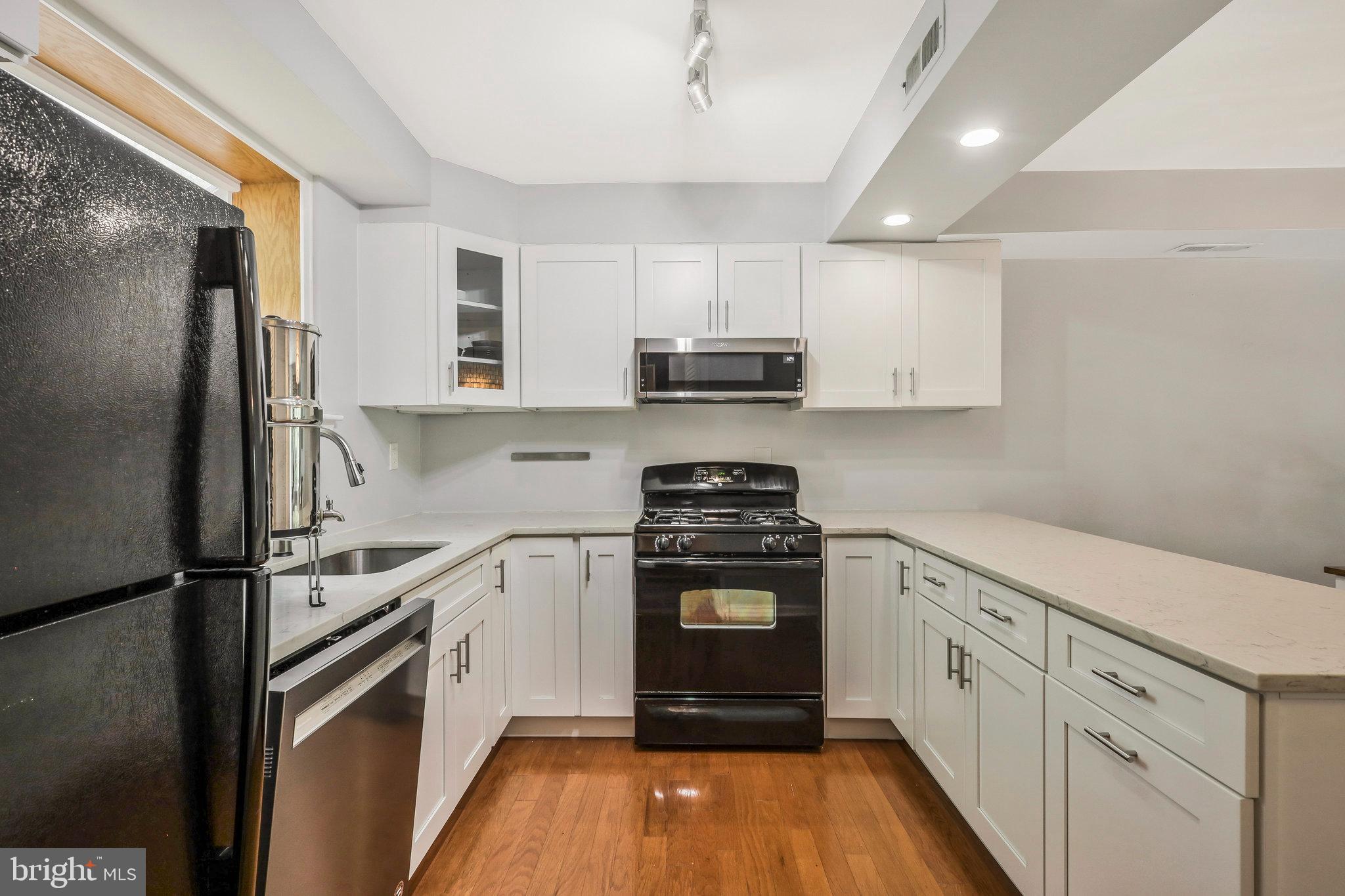 FAIRLINGTON TOWNE - Residential Lease