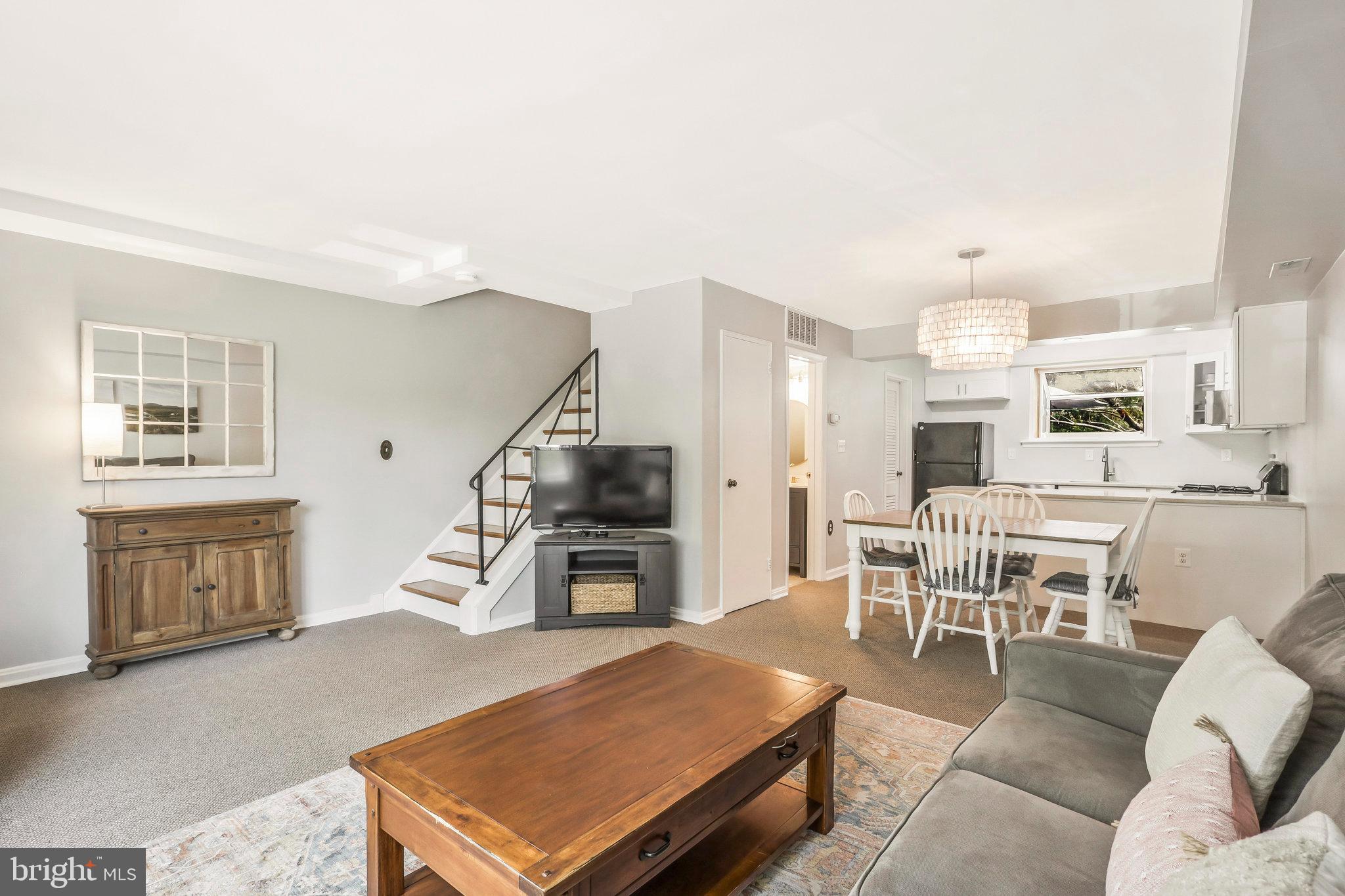 FAIRLINGTON TOWNE - Residential Lease