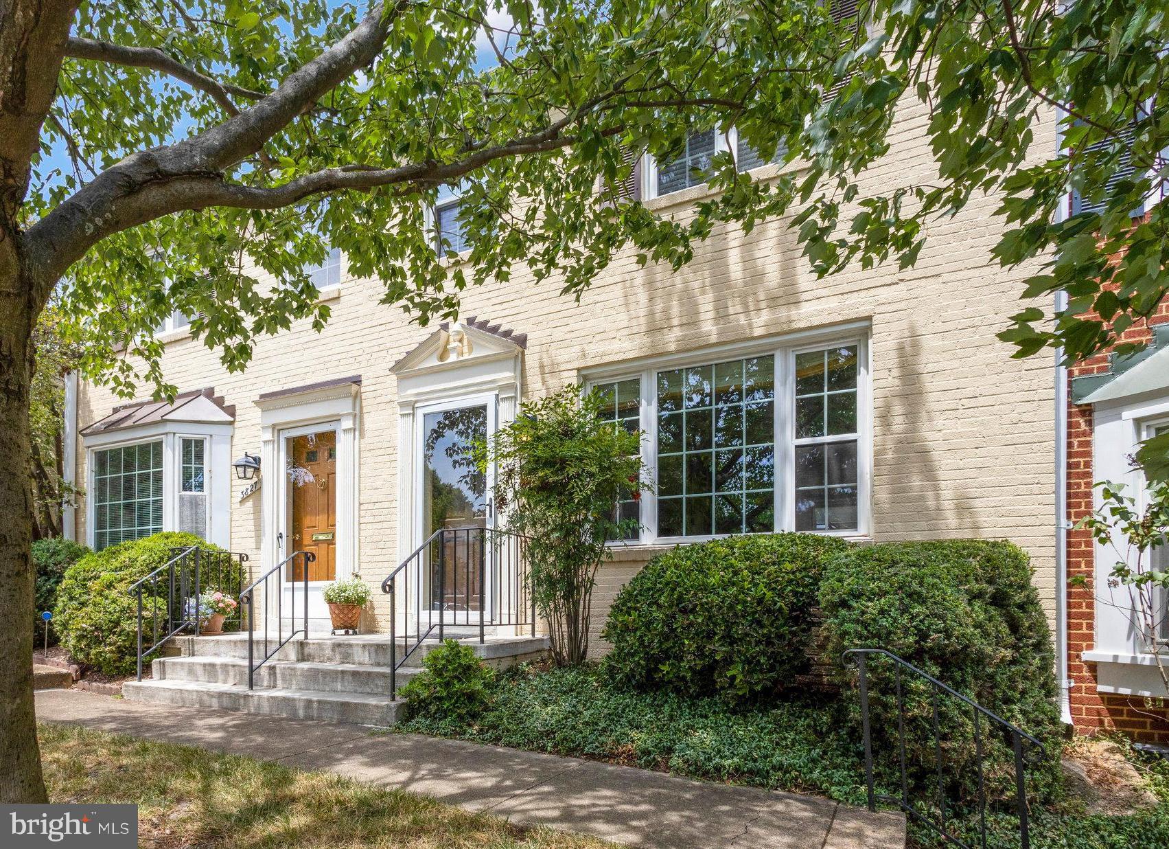 FAIRLINGTON TOWNE - Residential Lease